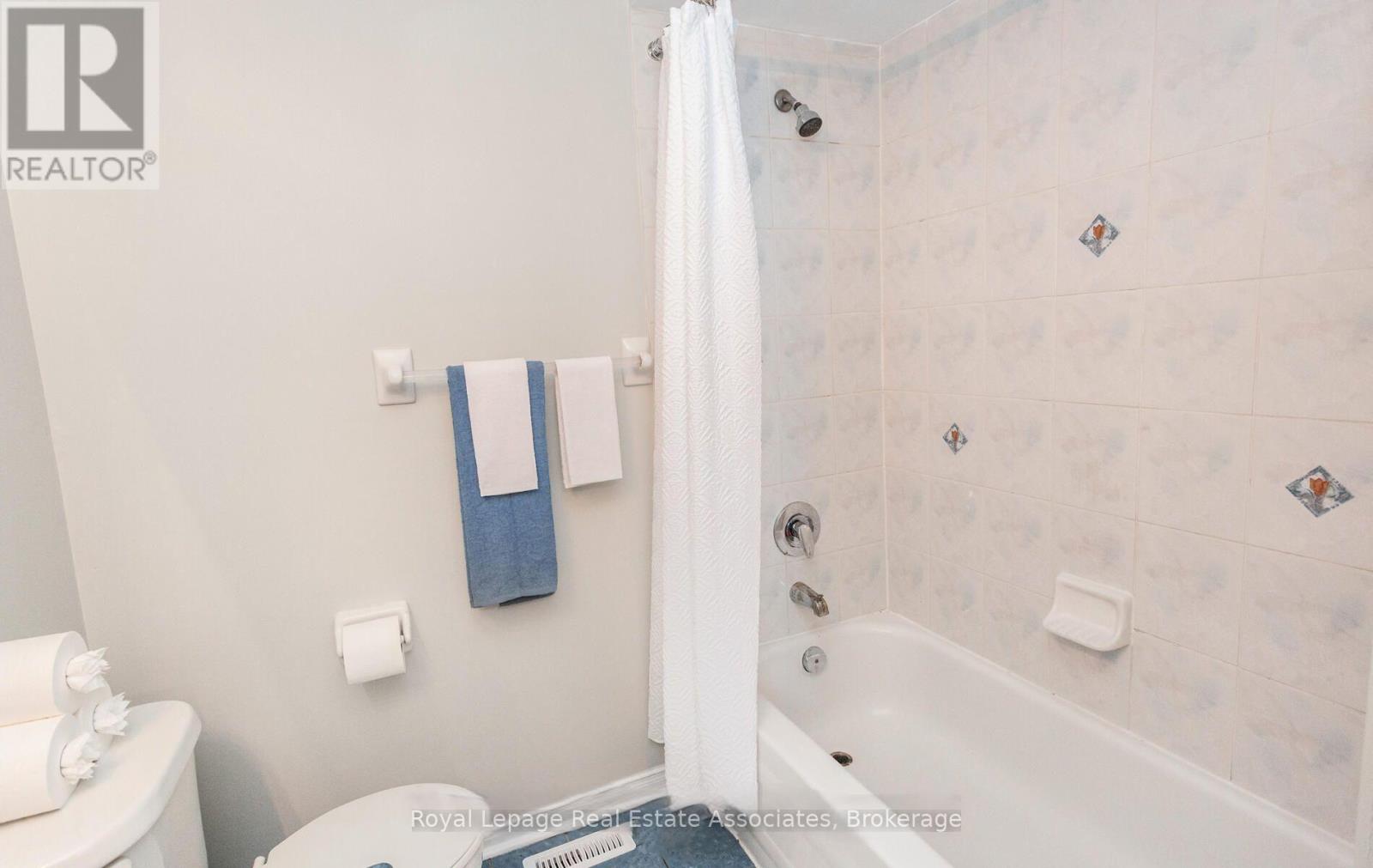 Upper - 116 Lake Louise Drive, Brampton, Ontario  L6X 4Z8 - Photo 18 - W12990390