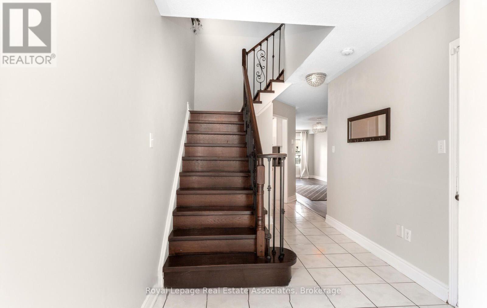 Upper - 116 Lake Louise Drive, Brampton, Ontario  L6X 4Z8 - Photo 7 - W12990390