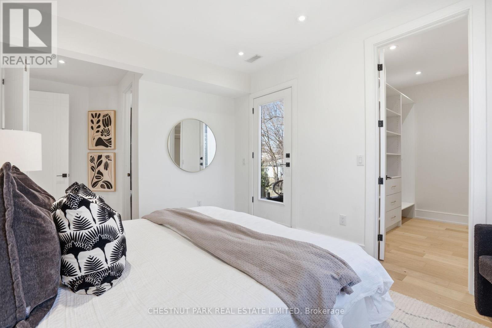 86 Edgecroft Road, Toronto, Ontario  M8Z 2C3 - Photo 25 - W12990396