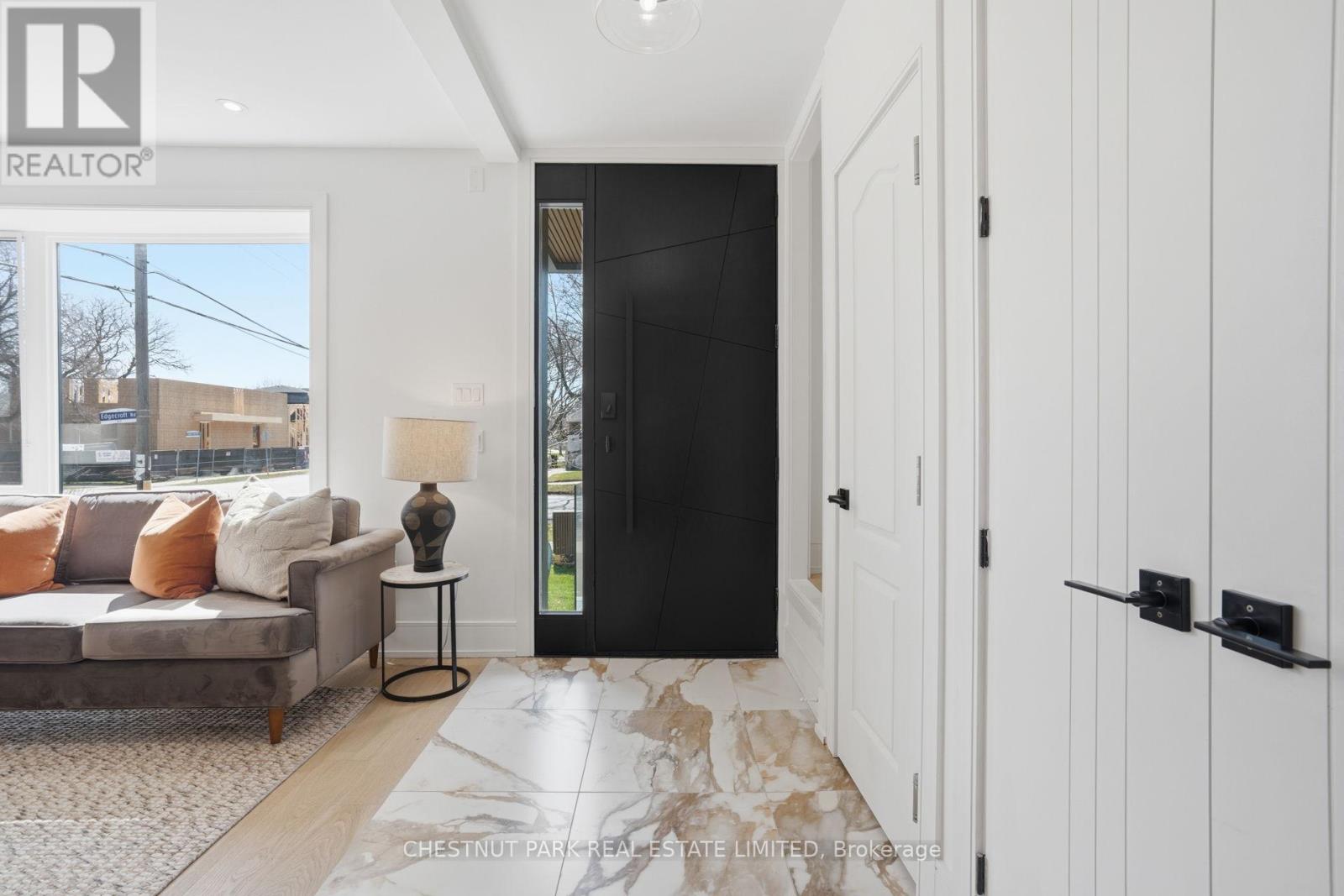 86 Edgecroft Road, Toronto, Ontario  M8Z 2C3 - Photo 3 - W12990396