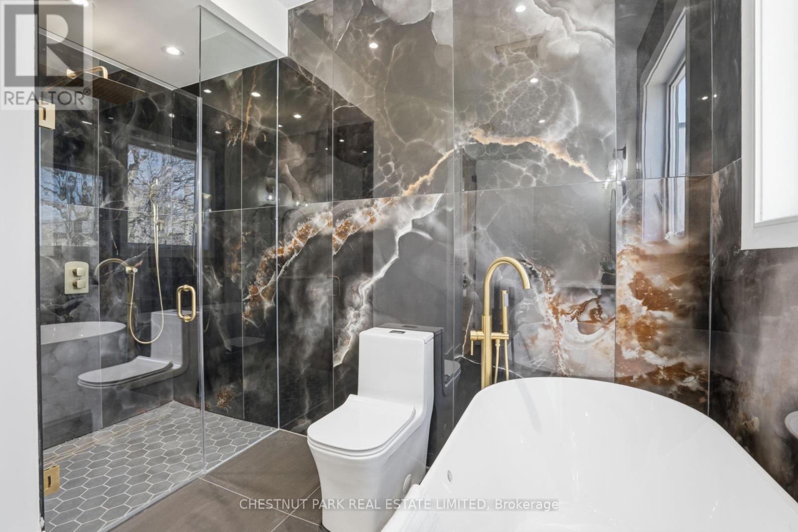 86 Edgecroft Road, Toronto, Ontario  M8Z 2C3 - Photo 30 - W12990396