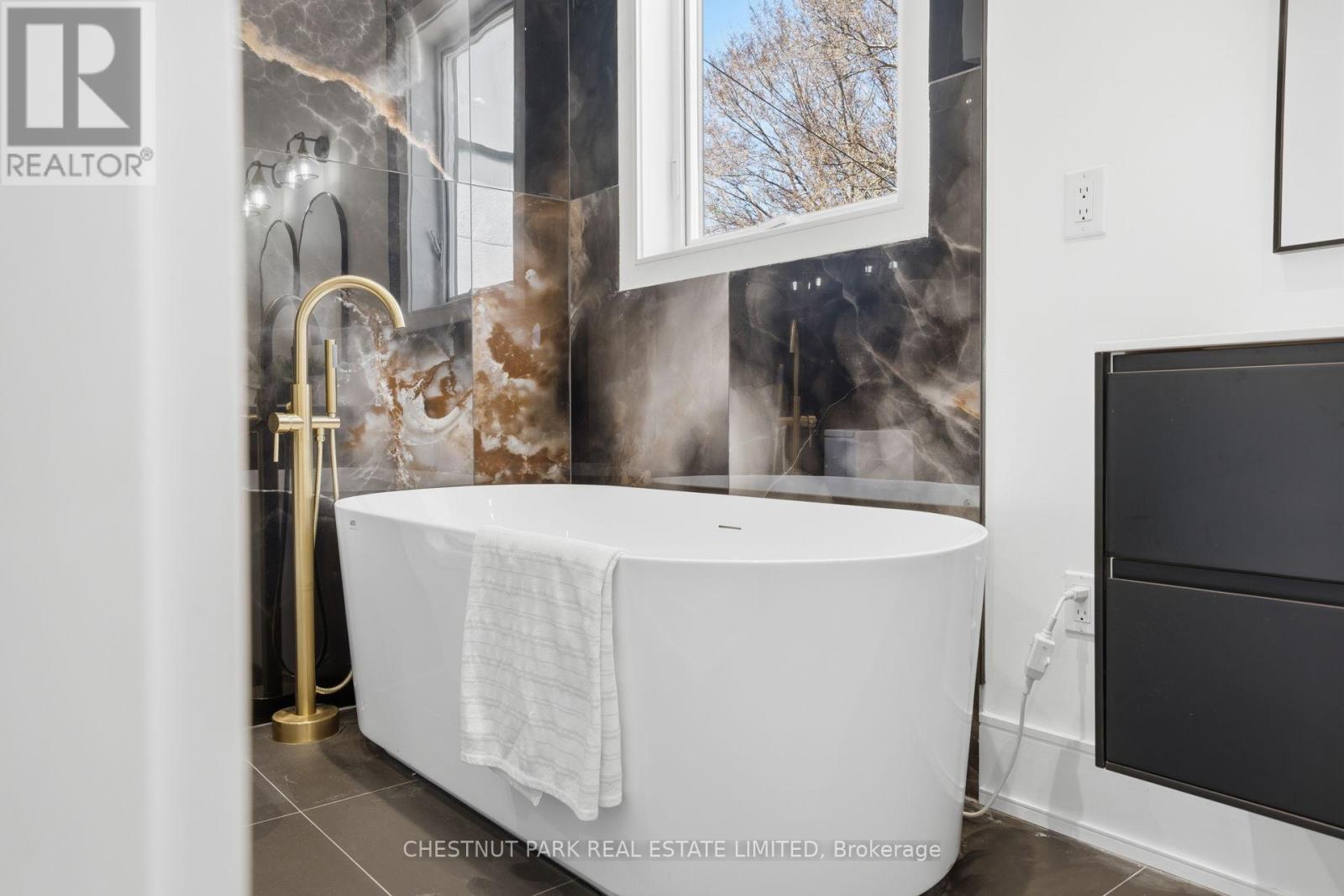 86 Edgecroft Road, Toronto, Ontario  M8Z 2C3 - Photo 31 - W12990396