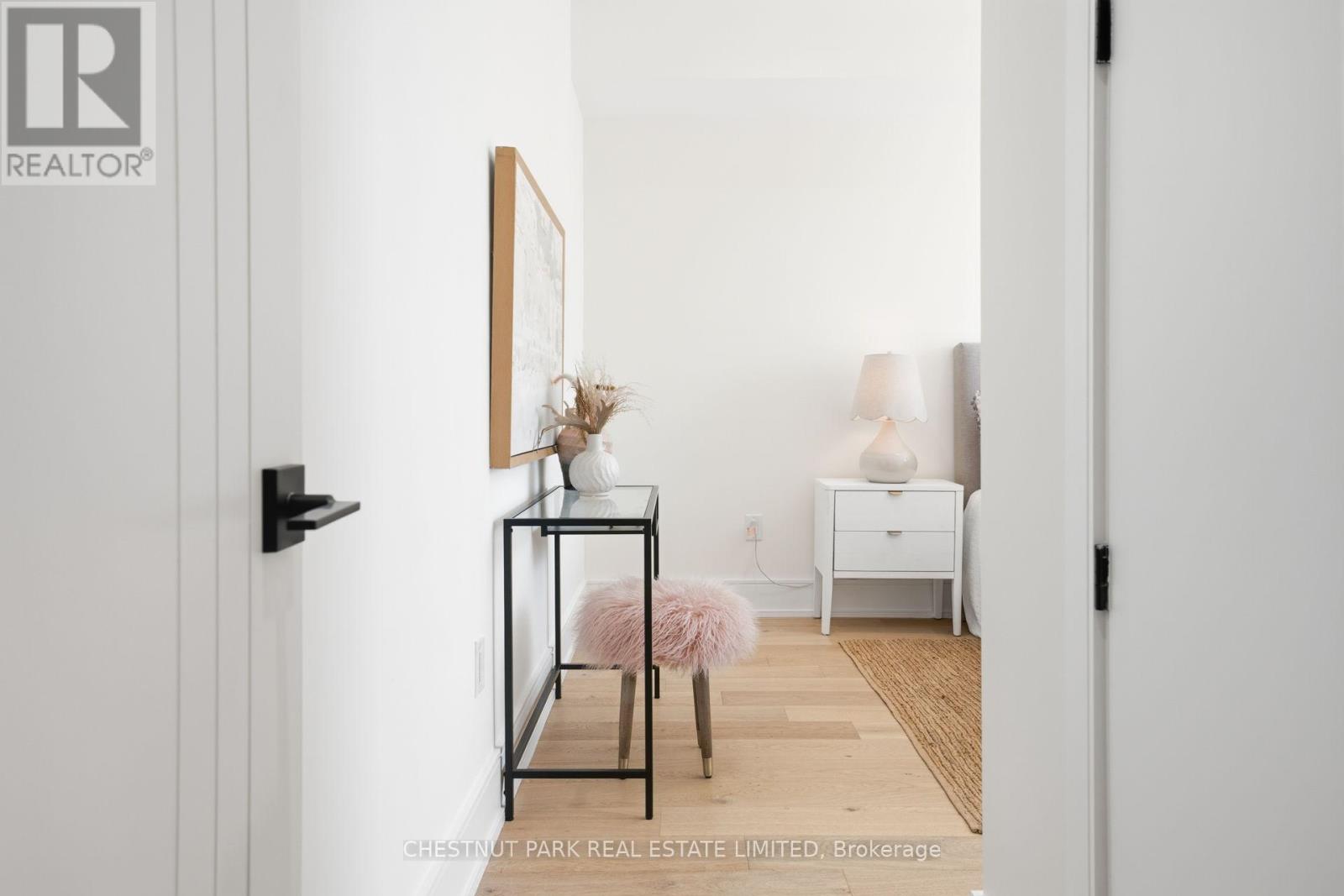 86 Edgecroft Road, Toronto, Ontario  M8Z 2C3 - Photo 36 - W12990396