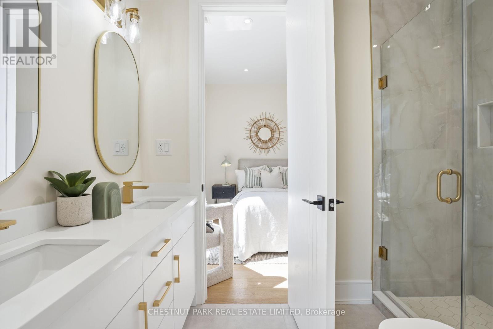 86 Edgecroft Road, Toronto, Ontario  M8Z 2C3 - Photo 39 - W12990396