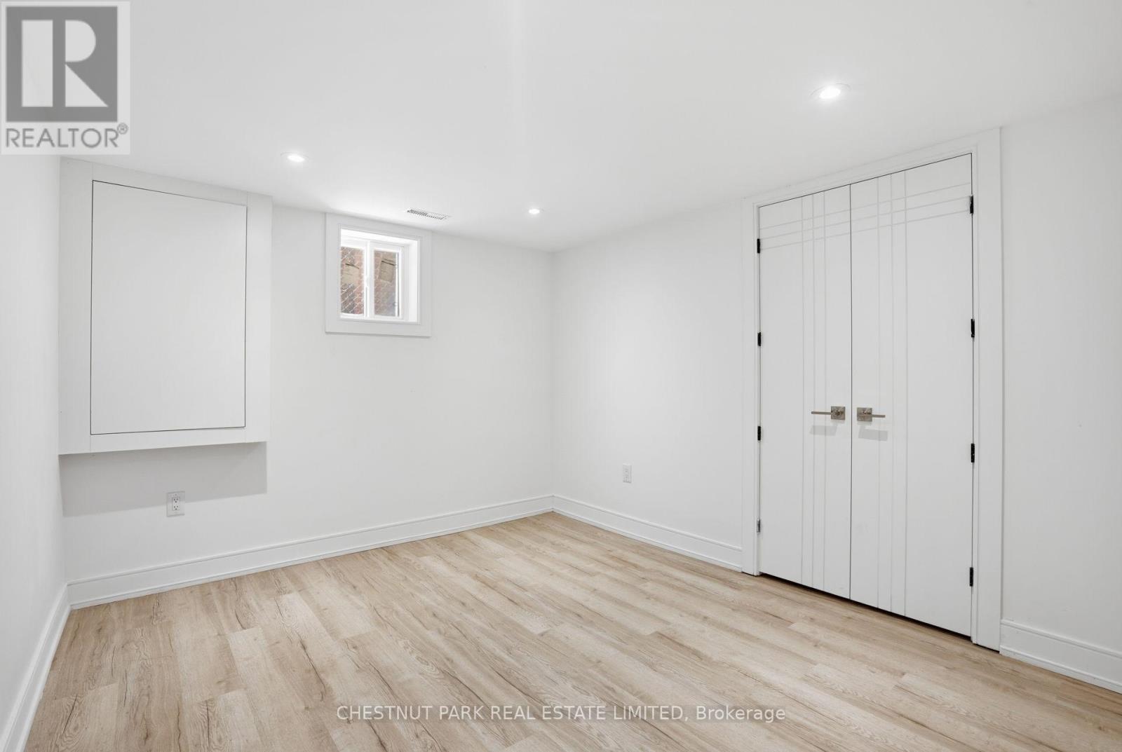 86 Edgecroft Road, Toronto, Ontario  M8Z 2C3 - Photo 47 - W12990396