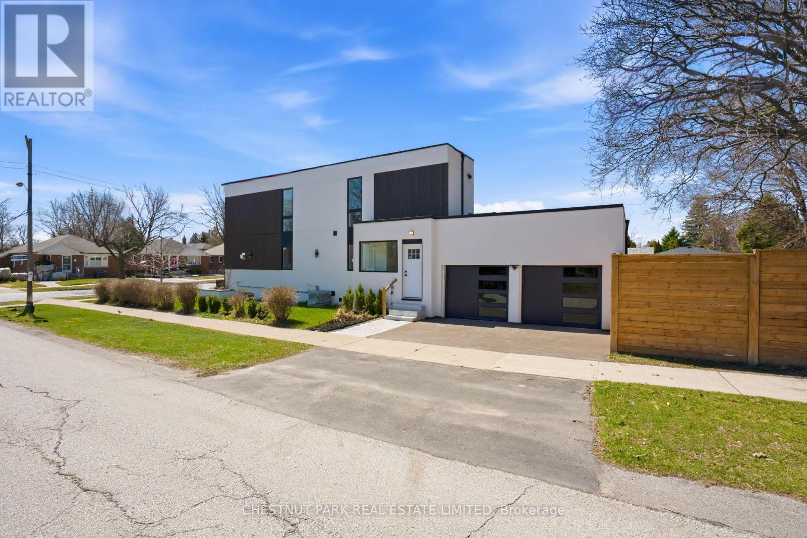 86 Edgecroft Road, Toronto, Ontario  M8Z 2C3 - Photo 50 - W12990396