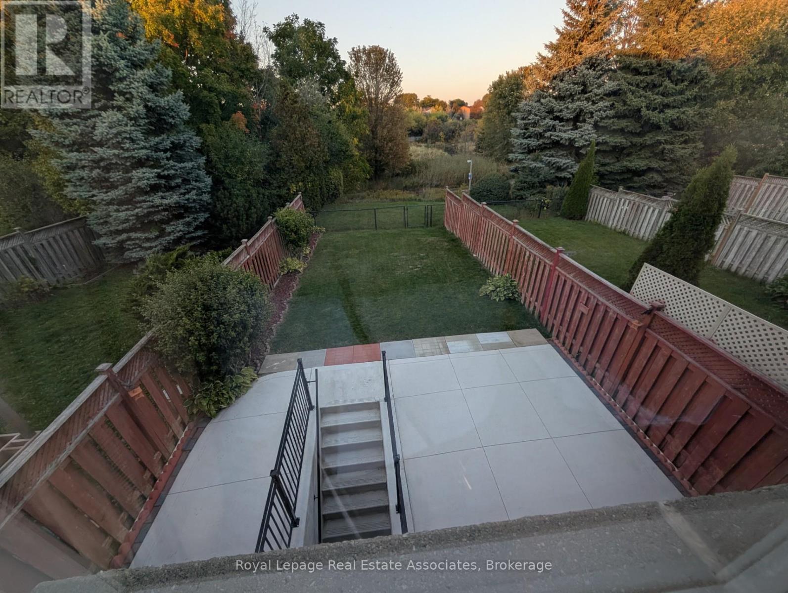 122 Pressed Brick Drive, Brampton, Ontario  L6V 4K4 - Photo 10 - W12990398