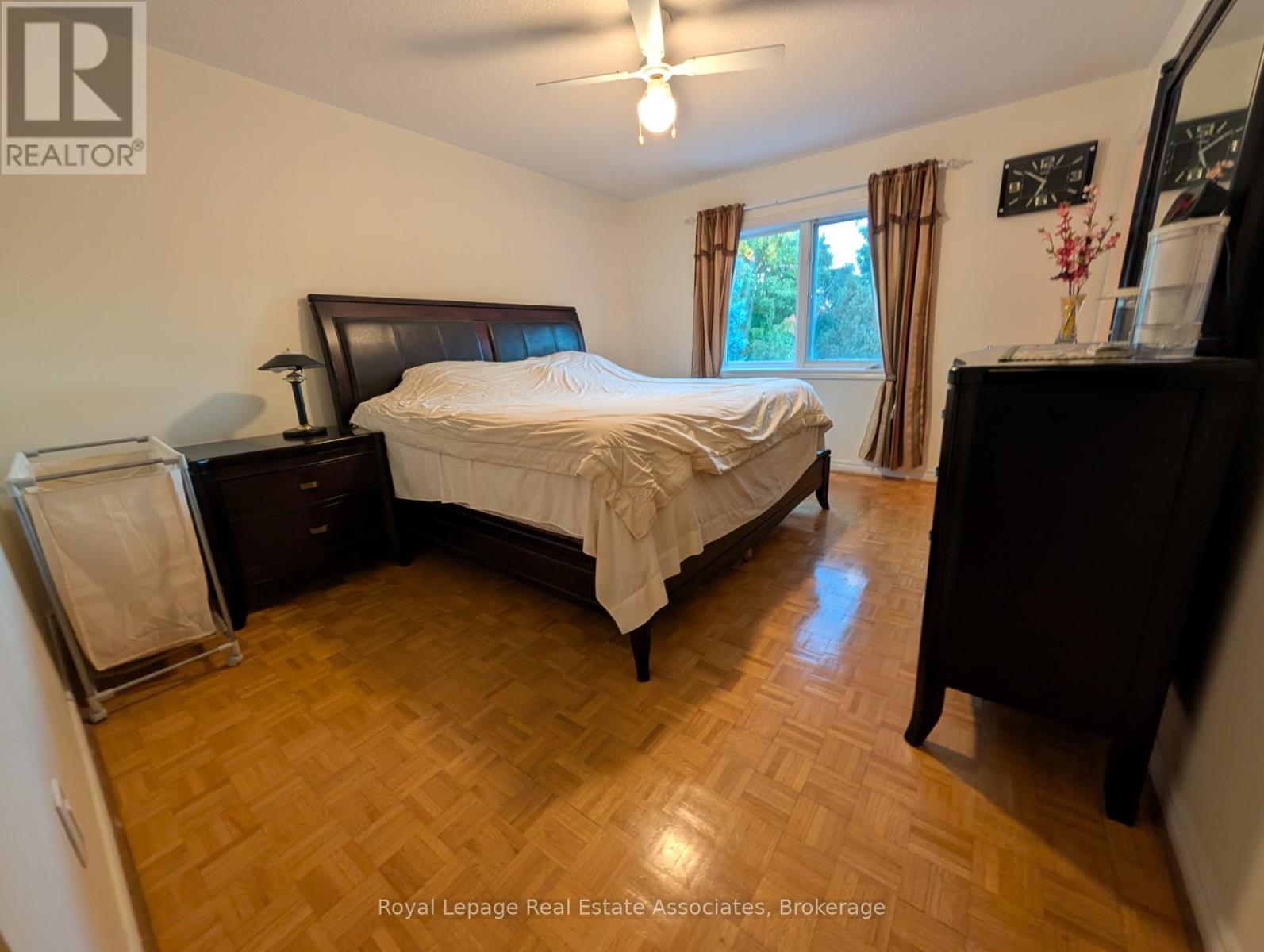 122 Pressed Brick Drive, Brampton, Ontario  L6V 4K4 - Photo 11 - W12990398