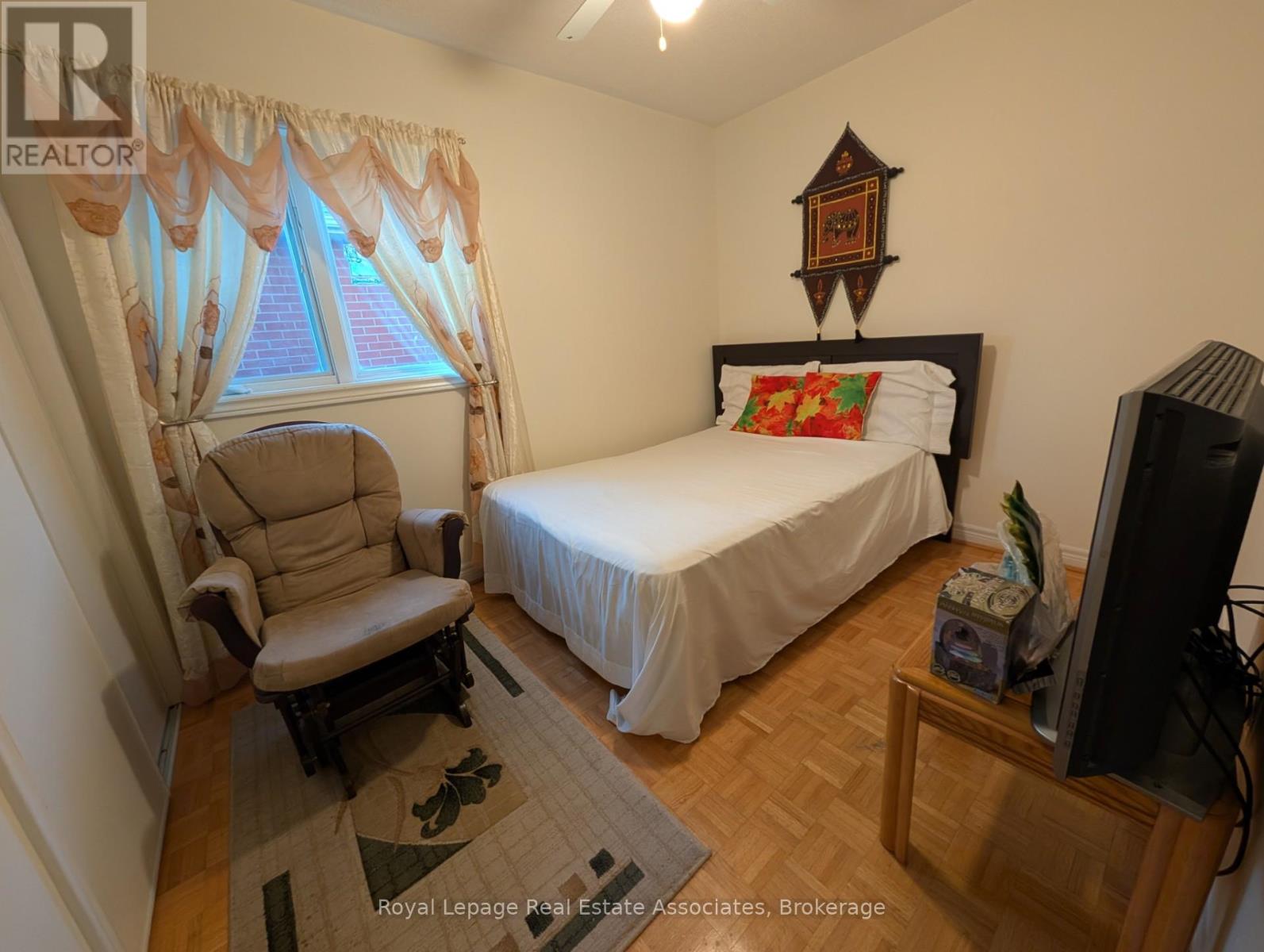 122 Pressed Brick Drive, Brampton, Ontario  L6V 4K4 - Photo 15 - W12990398