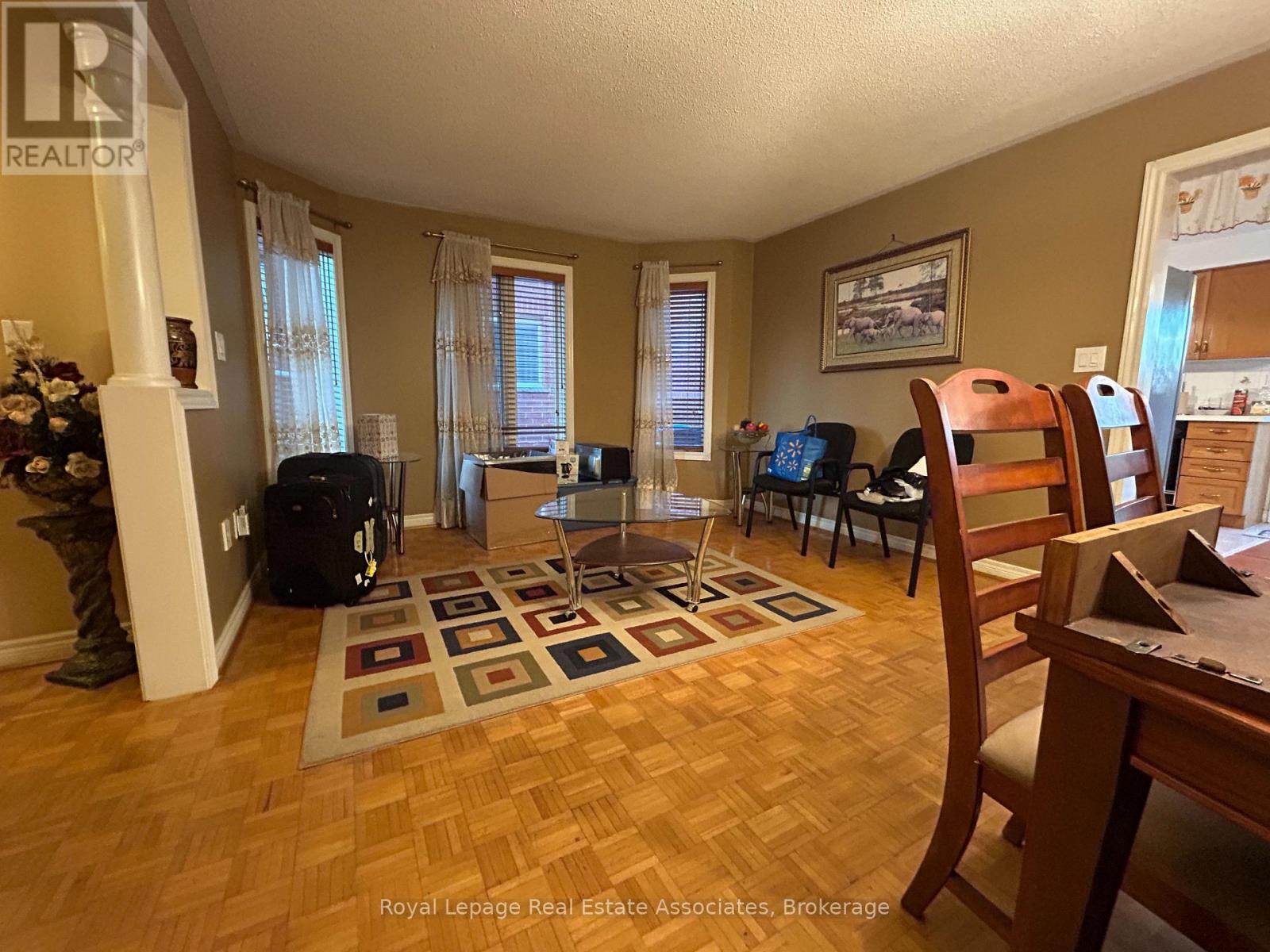 122 Pressed Brick Drive, Brampton, Ontario  L6V 4K4 - Photo 5 - W12990398