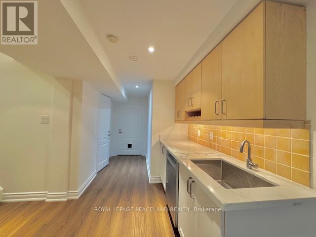 5439 Planters Wood Court, Mississauga, Ontario  L5M 5V6 - Photo 22 - W12990424