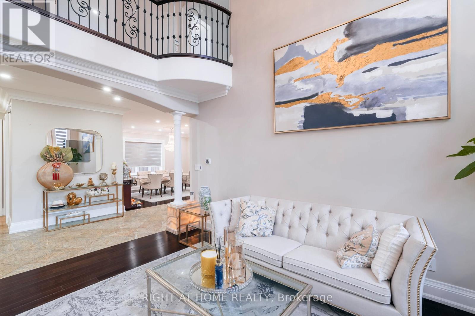 99 Fairview Road W, Mississauga, Ontario  L5B 1K7 - Photo 10 - W12990426