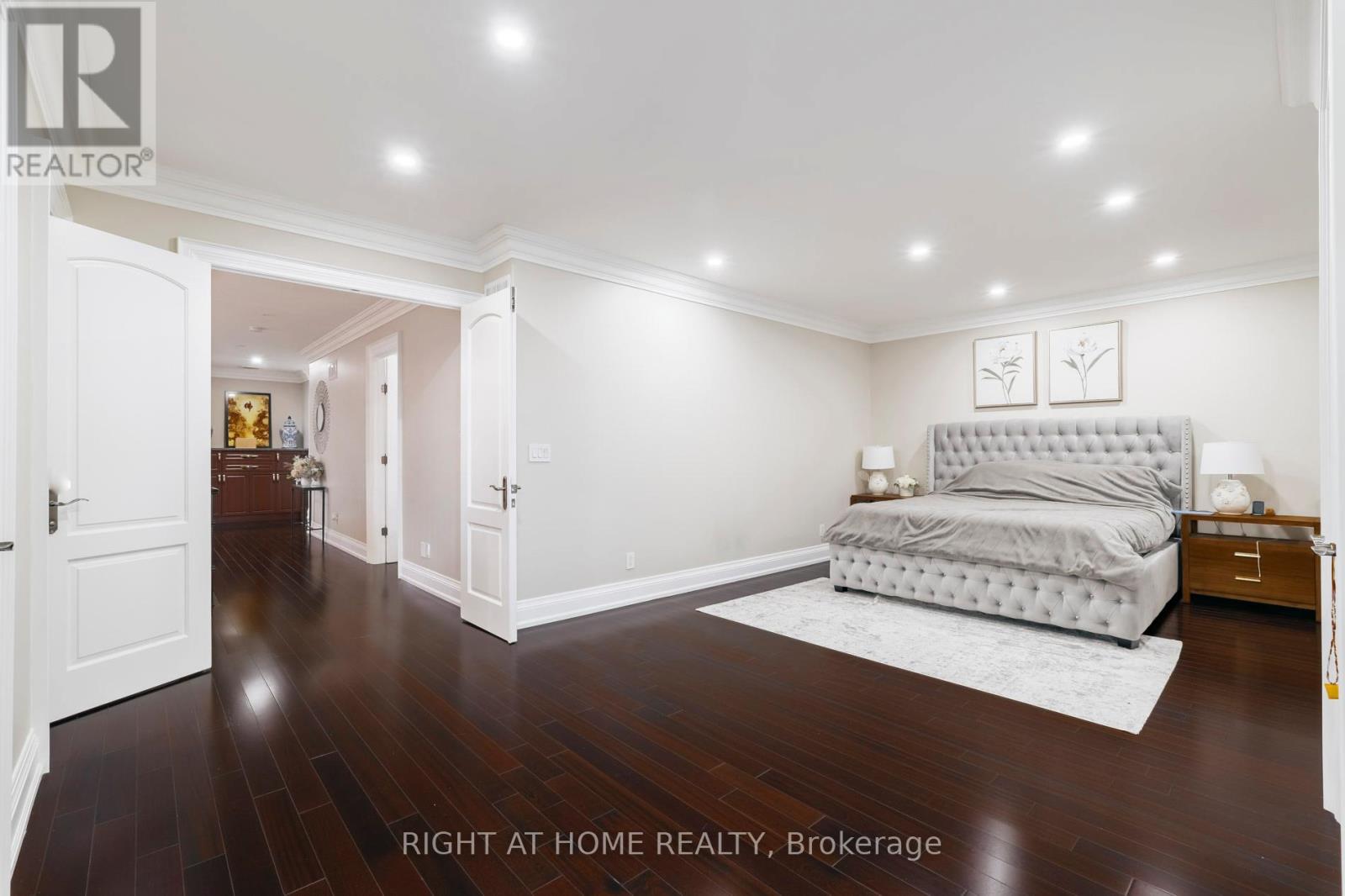 99 Fairview Road W, Mississauga, Ontario  L5B 1K7 - Photo 20 - W12990426