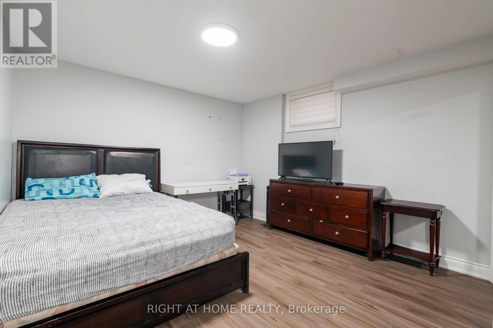 99 Fairview Road W, Mississauga, Ontario  L5B 1K7 - Photo 29 - W12990426