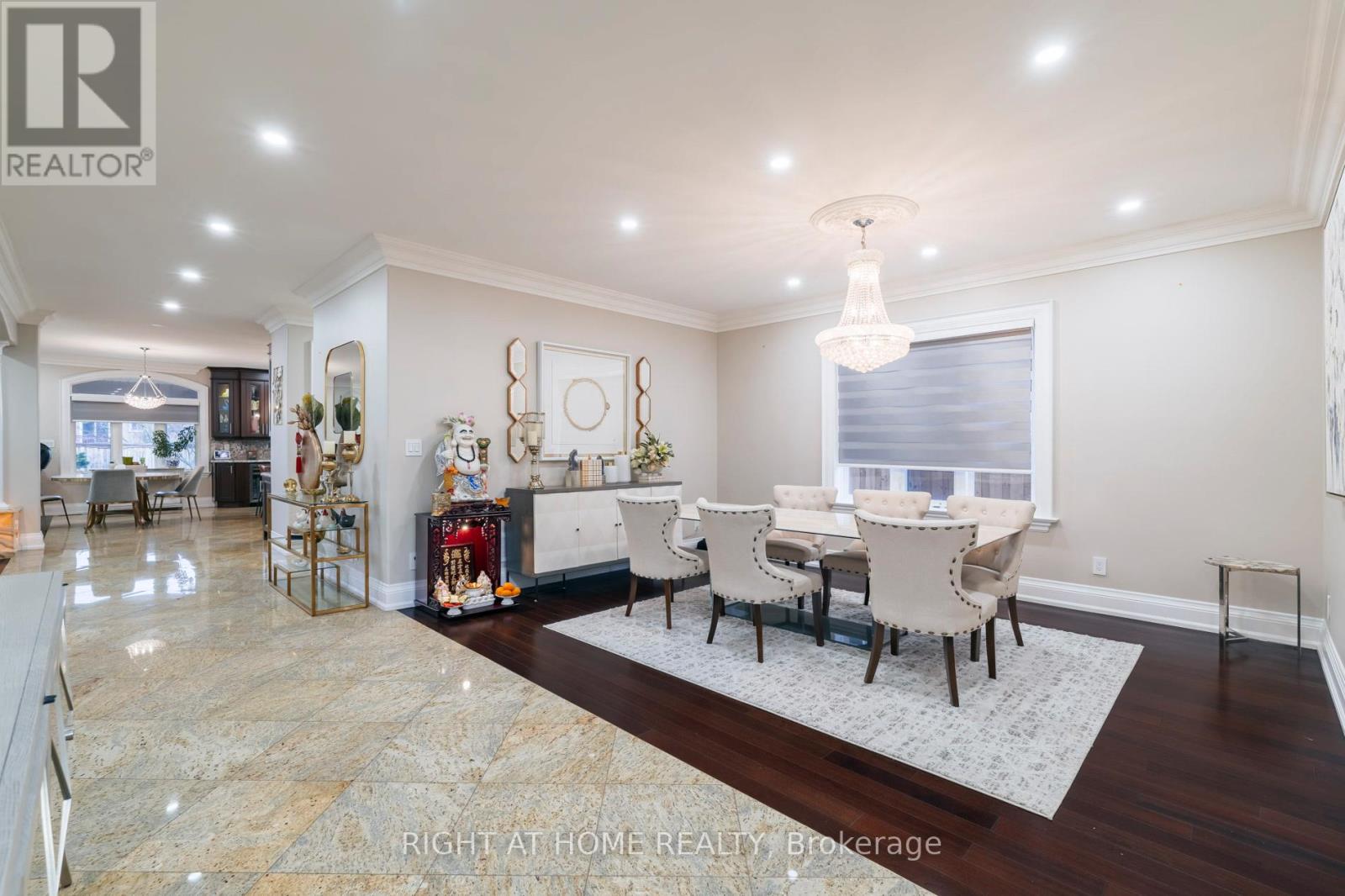 99 Fairview Road W, Mississauga, Ontario  L5B 1K7 - Photo 3 - W12990426