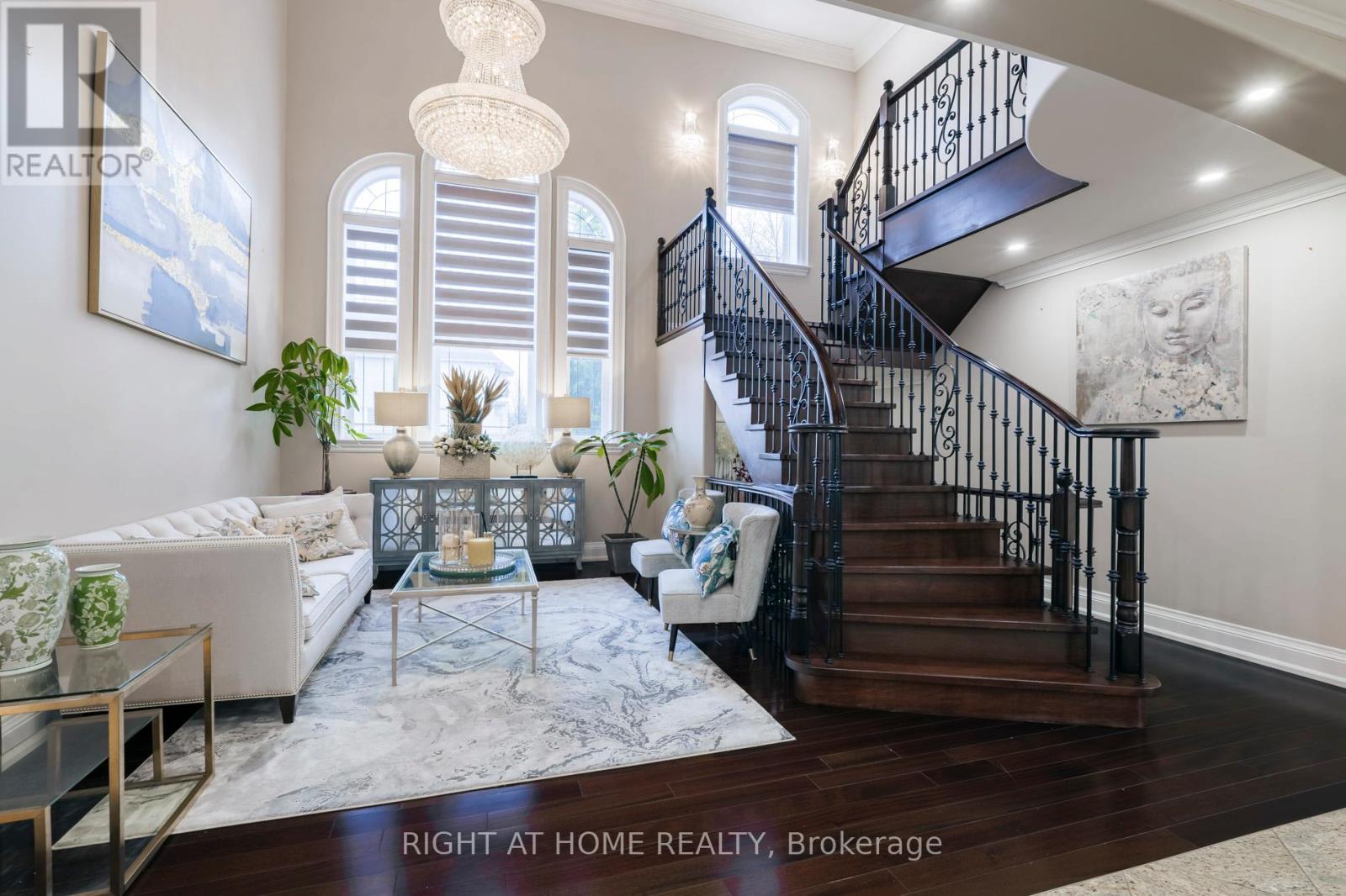 99 Fairview Road W, Mississauga, Ontario  L5B 1K7 - Photo 7 - W12990426