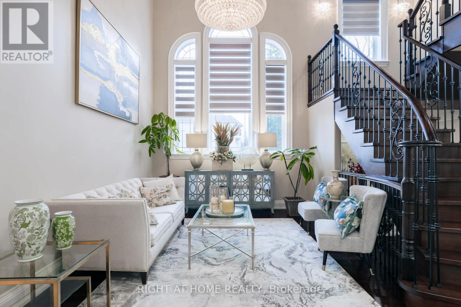 99 Fairview Road W, Mississauga, Ontario  L5B 1K7 - Photo 8 - W12990426