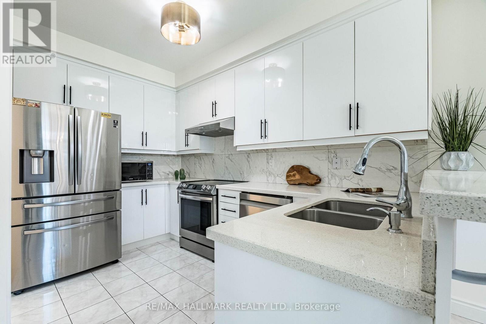 4 Callalily Road, Brampton, Ontario  L7A 0M1 - Photo 15 - W12990466