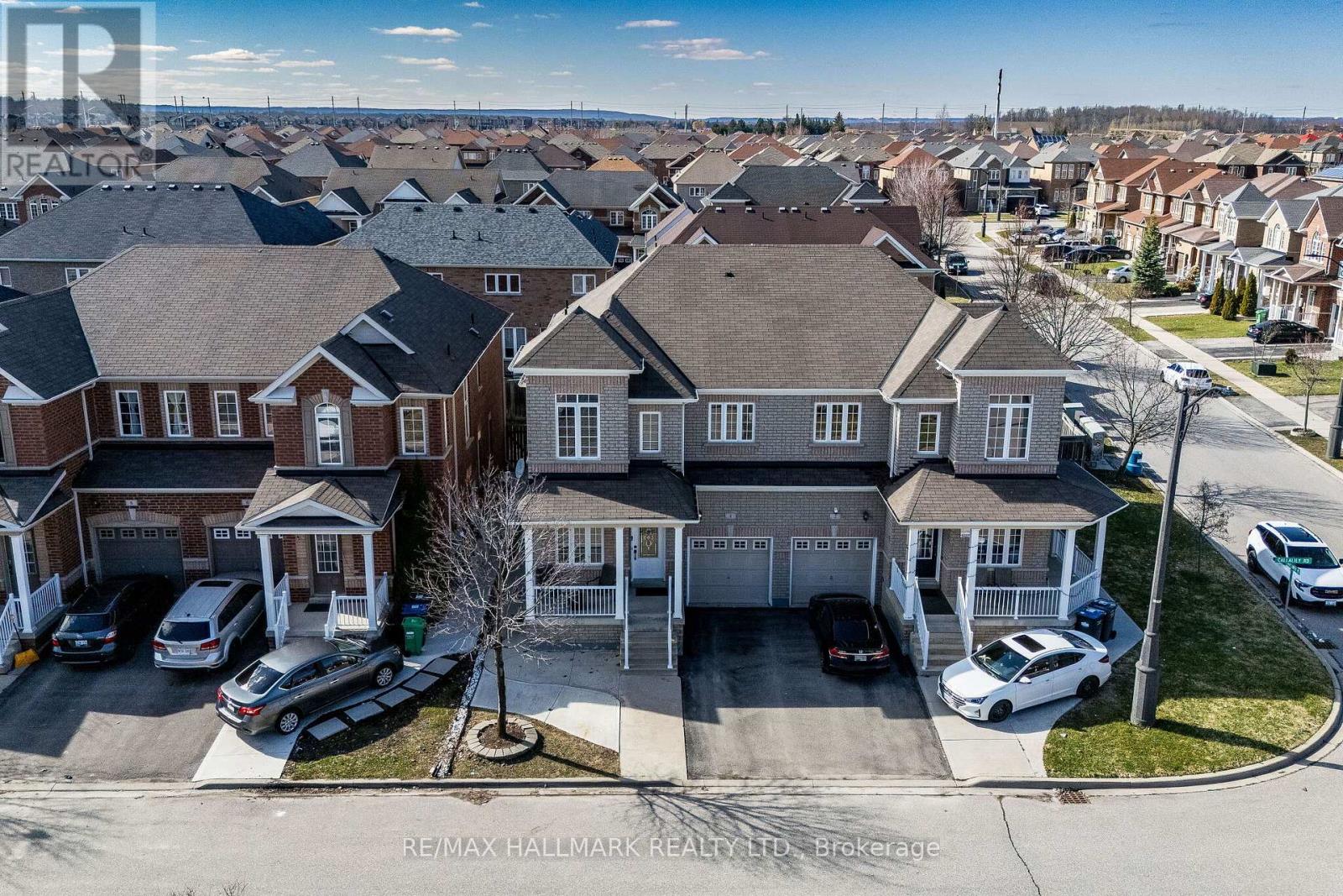 4 Callalily Road, Brampton, Ontario  L7A 0M1 - Photo 2 - W12990466