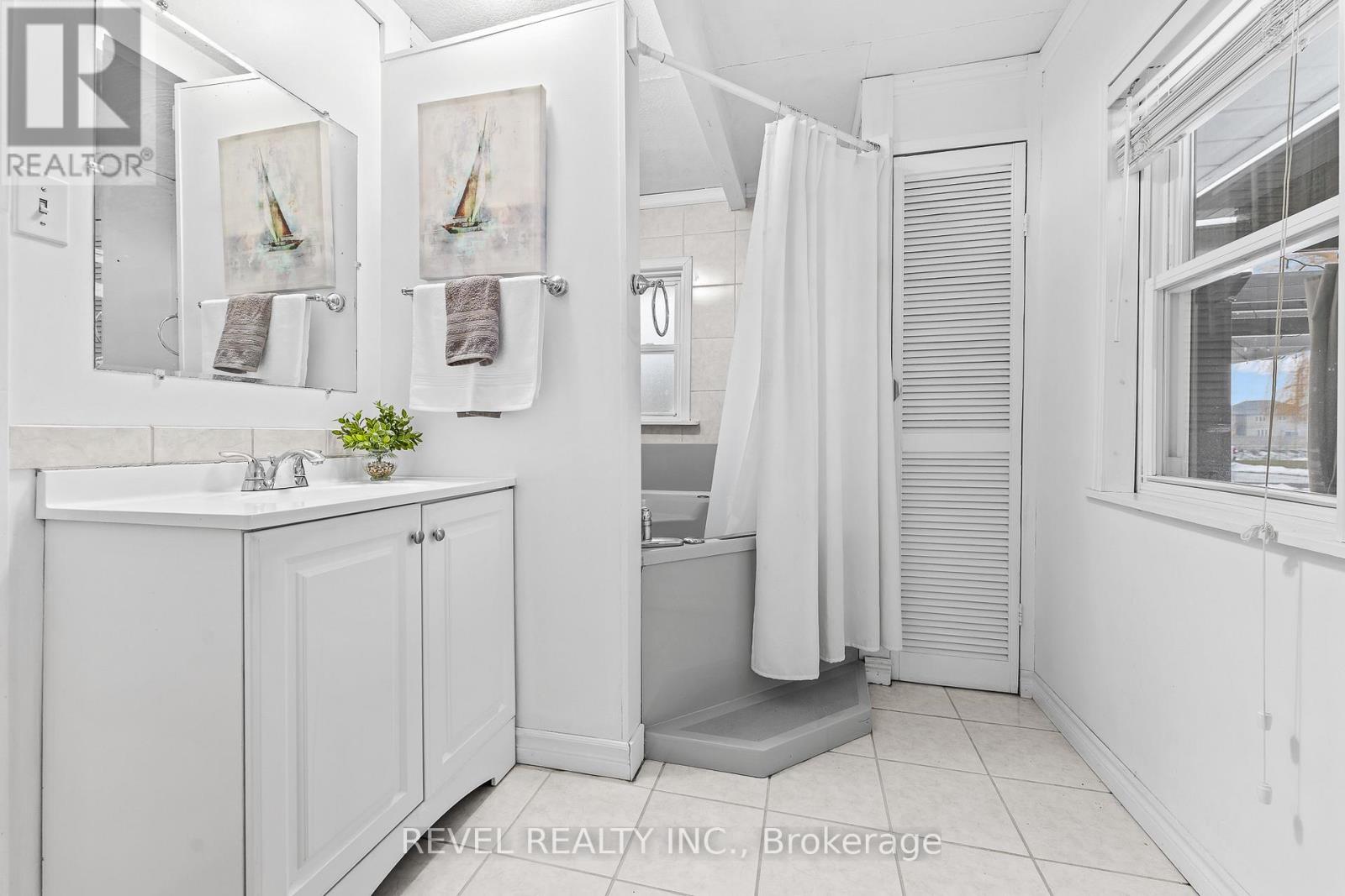 1407 Kottmeier Road, Thorold, Ontario  L3B 5N5 - Photo 12 - X12990192