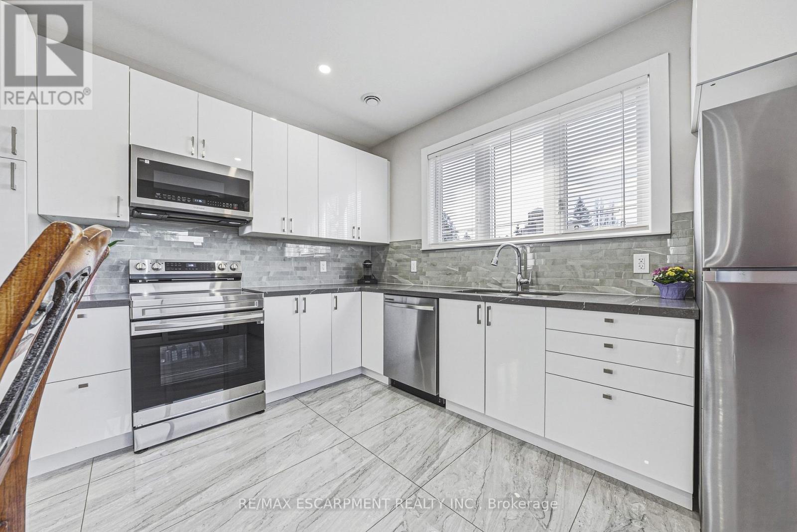 68 Vansitmart Avenue N, Hamilton, Ontario  L8H 3A5 - Photo 12 - X12990228