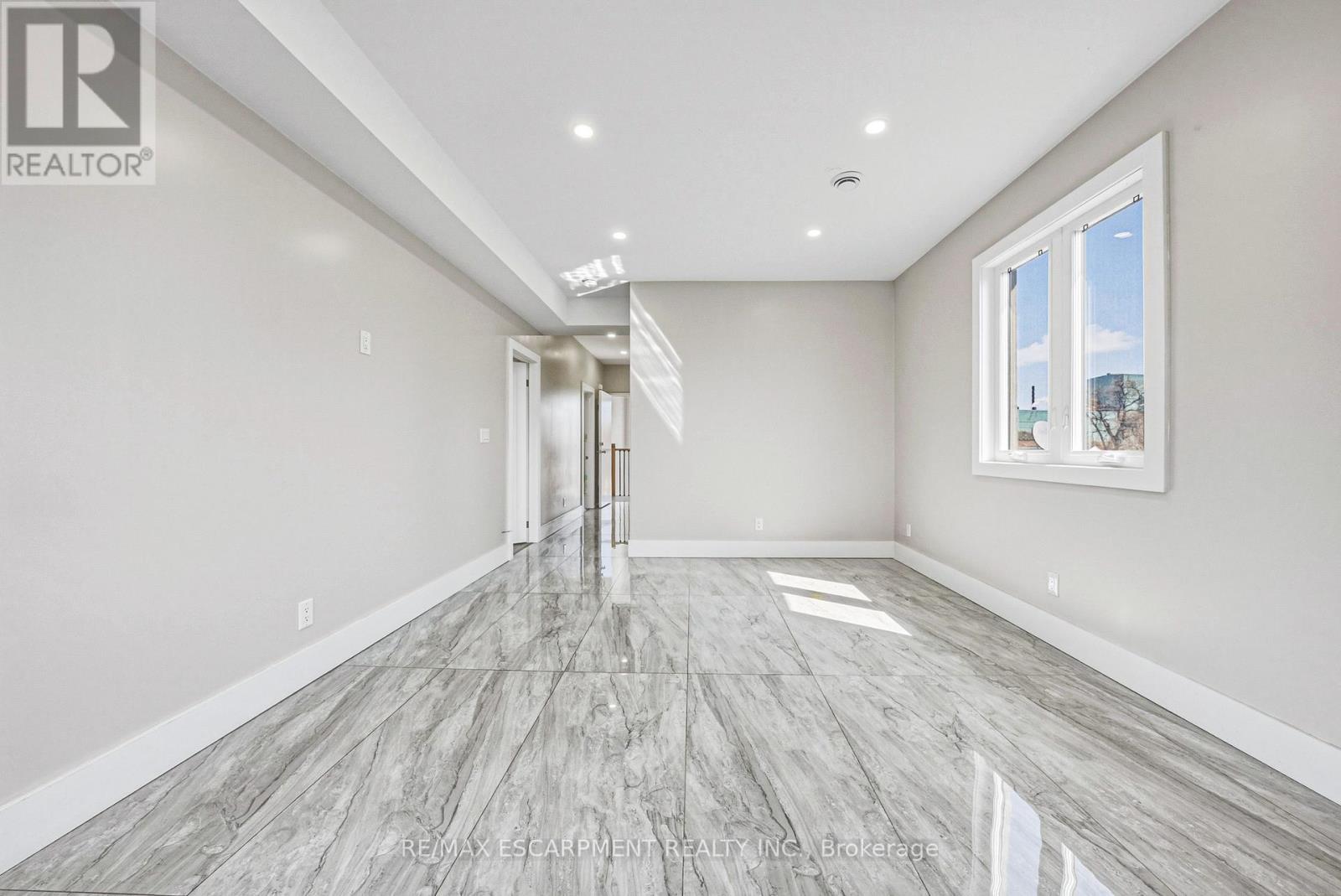 68 Vansitmart Avenue N, Hamilton, Ontario  L8H 3A5 - Photo 21 - X12990228