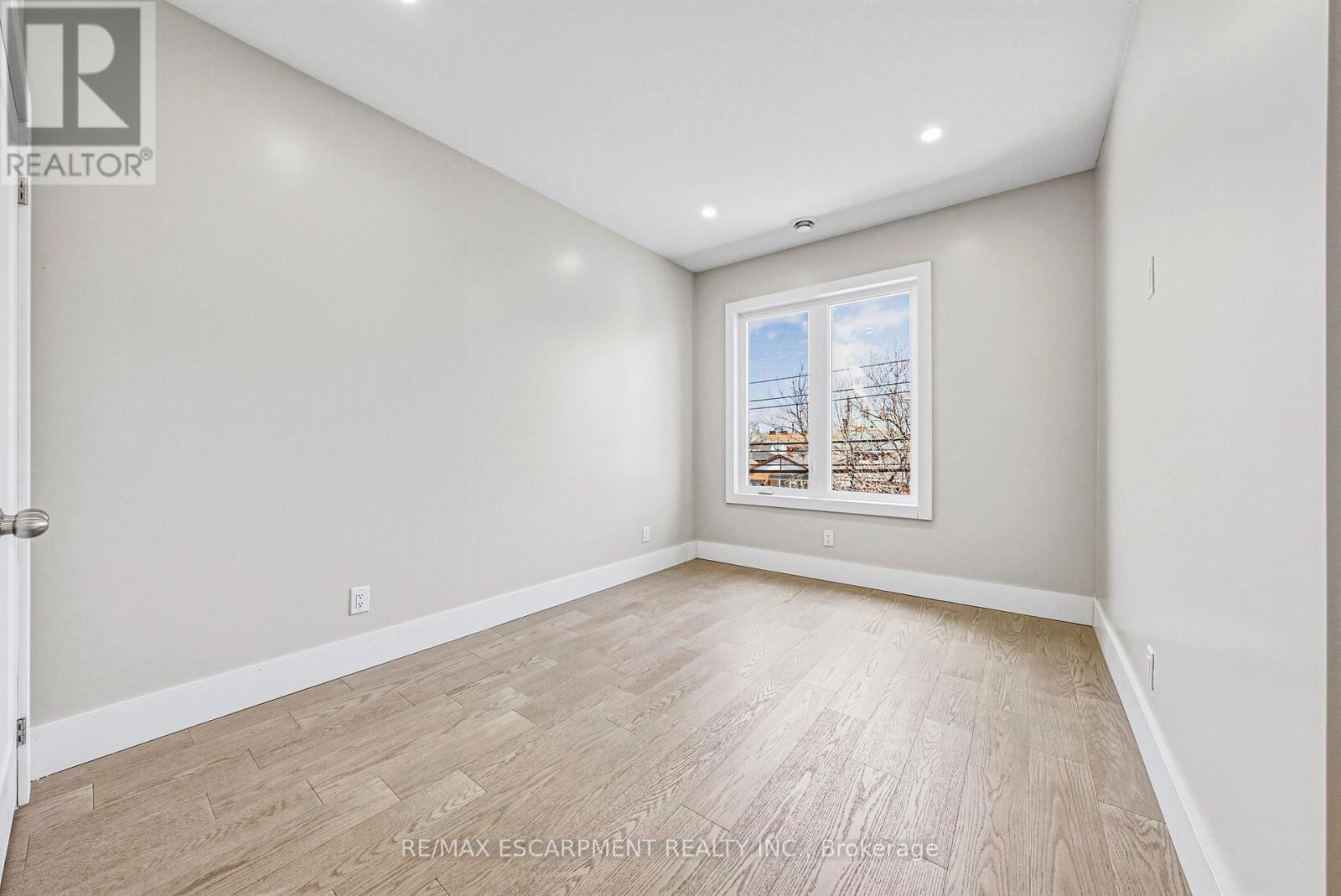 68 Vansitmart Avenue N, Hamilton, Ontario  L8H 3A5 - Photo 25 - X12990228