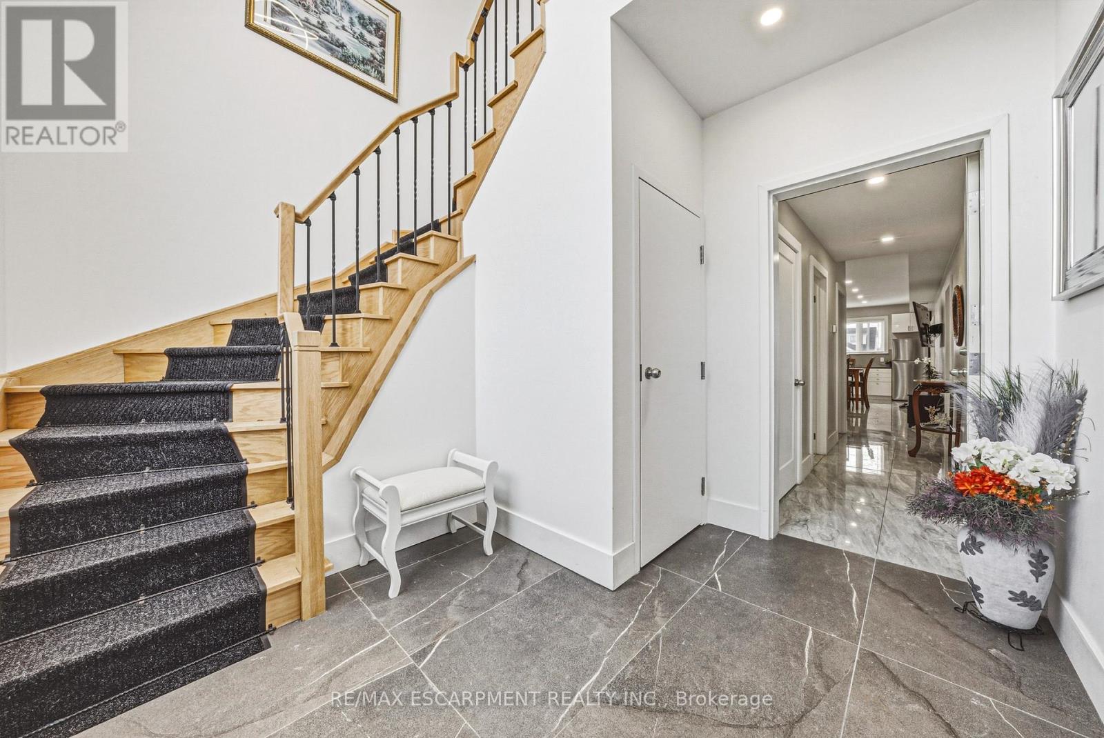 68 Vansitmart Avenue N, Hamilton, Ontario  L8H 3A5 - Photo 5 - X12990228