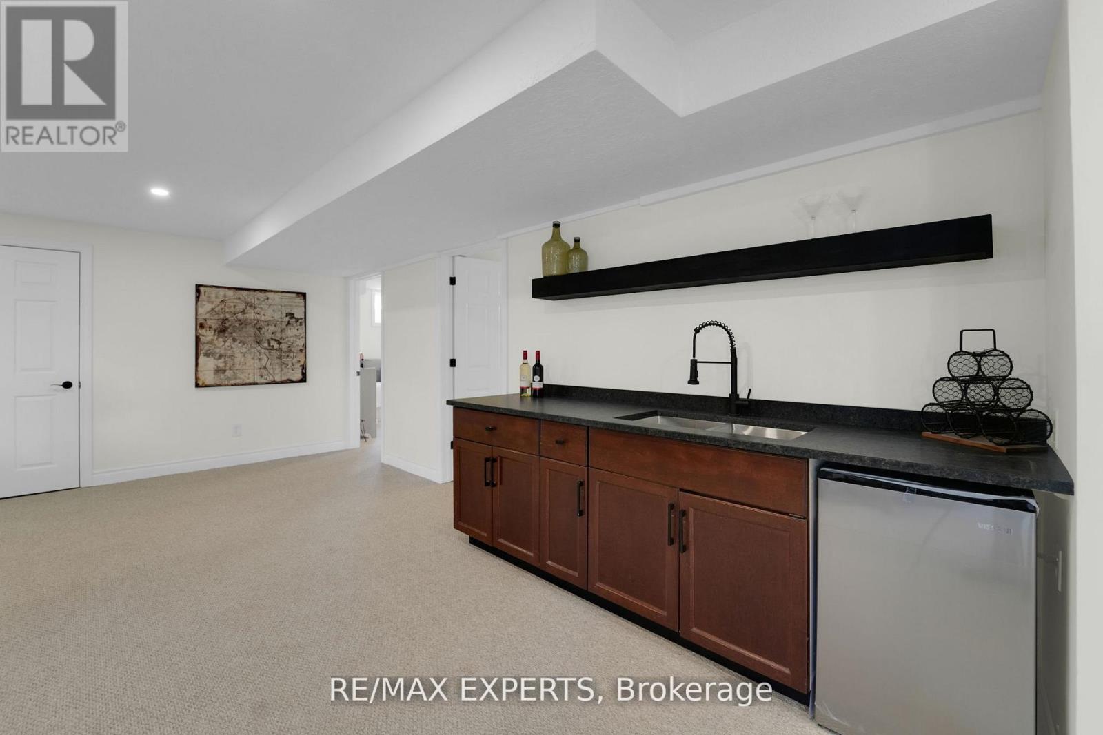 46 Scenic Drive, Mapleton, Ontario  N0G 1P0 - Photo 41 - X12990324