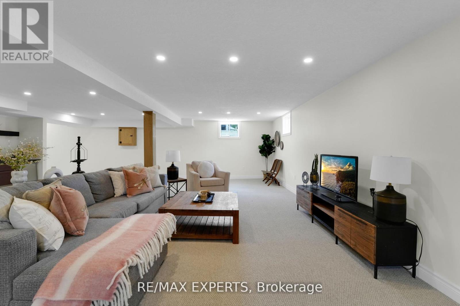 46 Scenic Drive, Mapleton, Ontario  N0G 1P0 - Photo 42 - X12990324