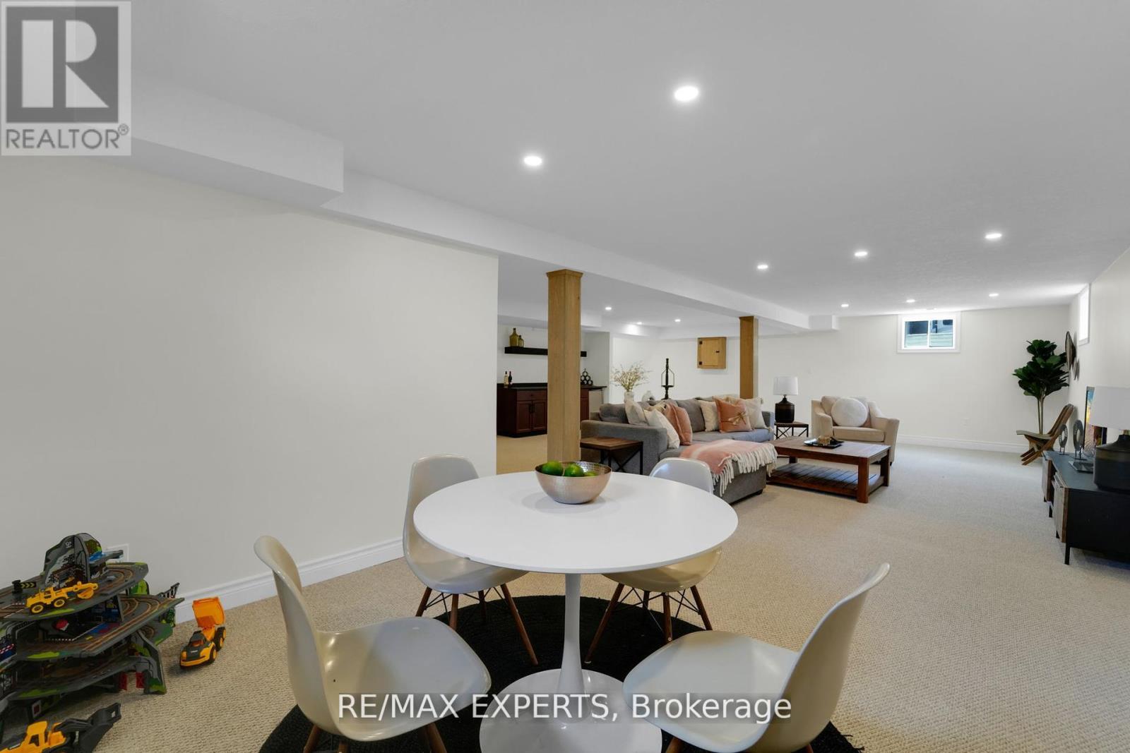 46 Scenic Drive, Mapleton, Ontario  N0G 1P0 - Photo 45 - X12990324