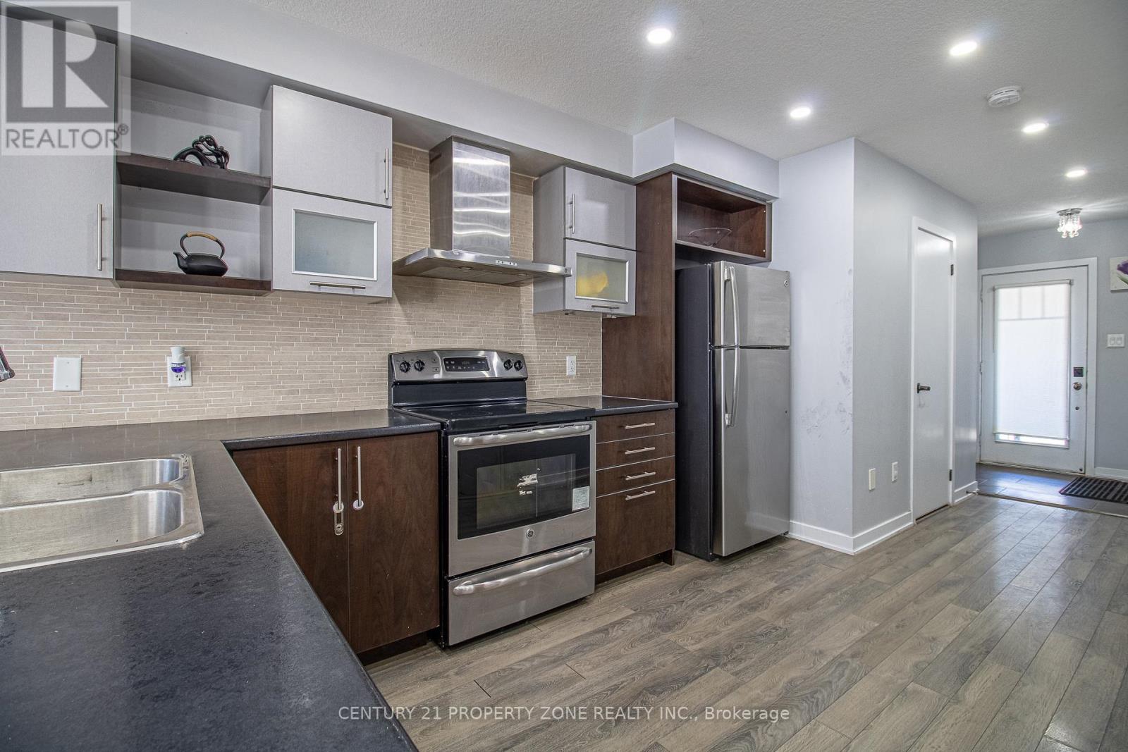 144 Crafter Crescent, Hamilton, Ontario  L8J 0H8 - Photo 9 - X12990438