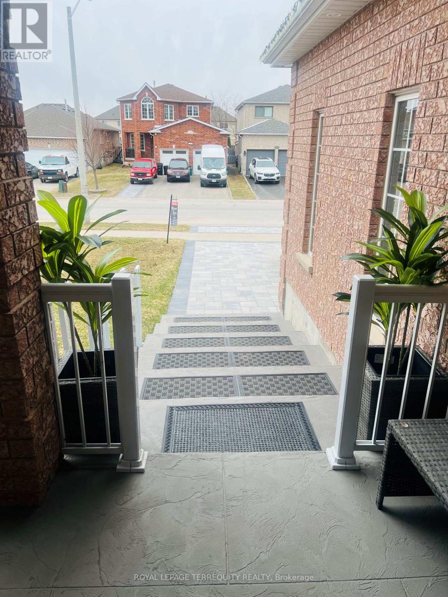 25 Jagges Drive, Barrie (Edgehill Drive), Ontario  L4N 0W9 - Photo 7 - S12990296