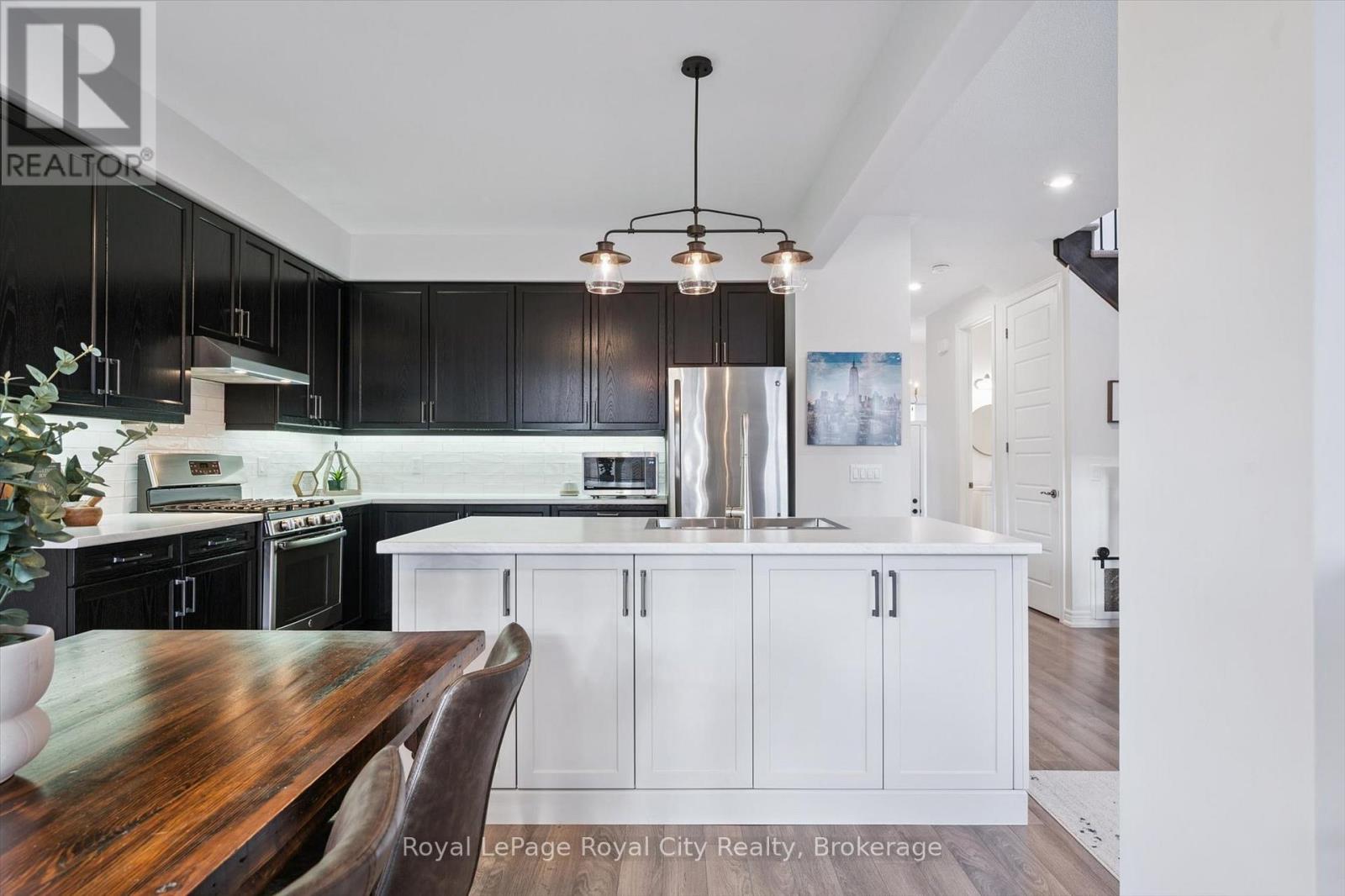 98 Kay Crescent, Centre Wellington, Ontario  N1M 0G2 - Photo 18 - X12990536