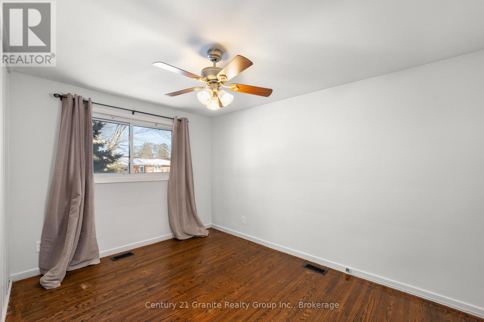 37 Mckay Street, Minden Hills, Ontario  K0M 2K0 - Photo 14 - X12990628