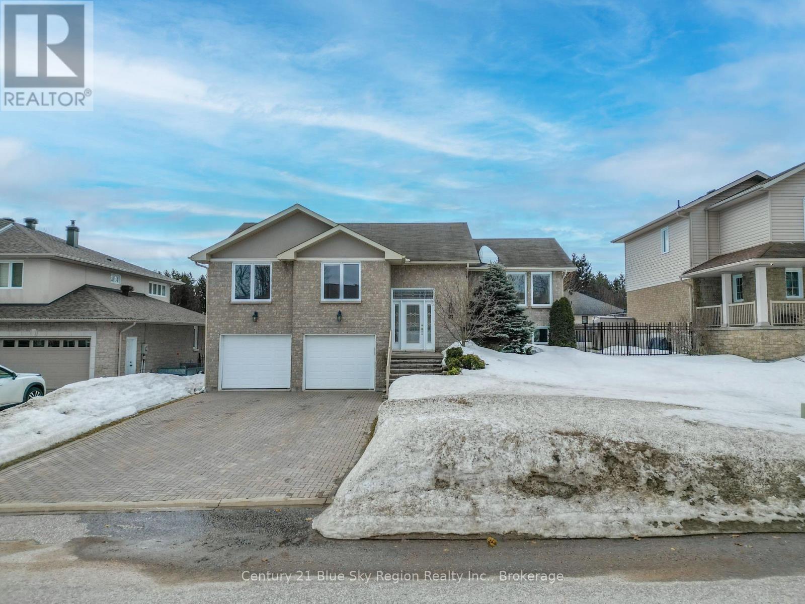 31 Vermont Crescent, North Bay, Ontario  P1C 1L5 - Photo 3 - X12990710