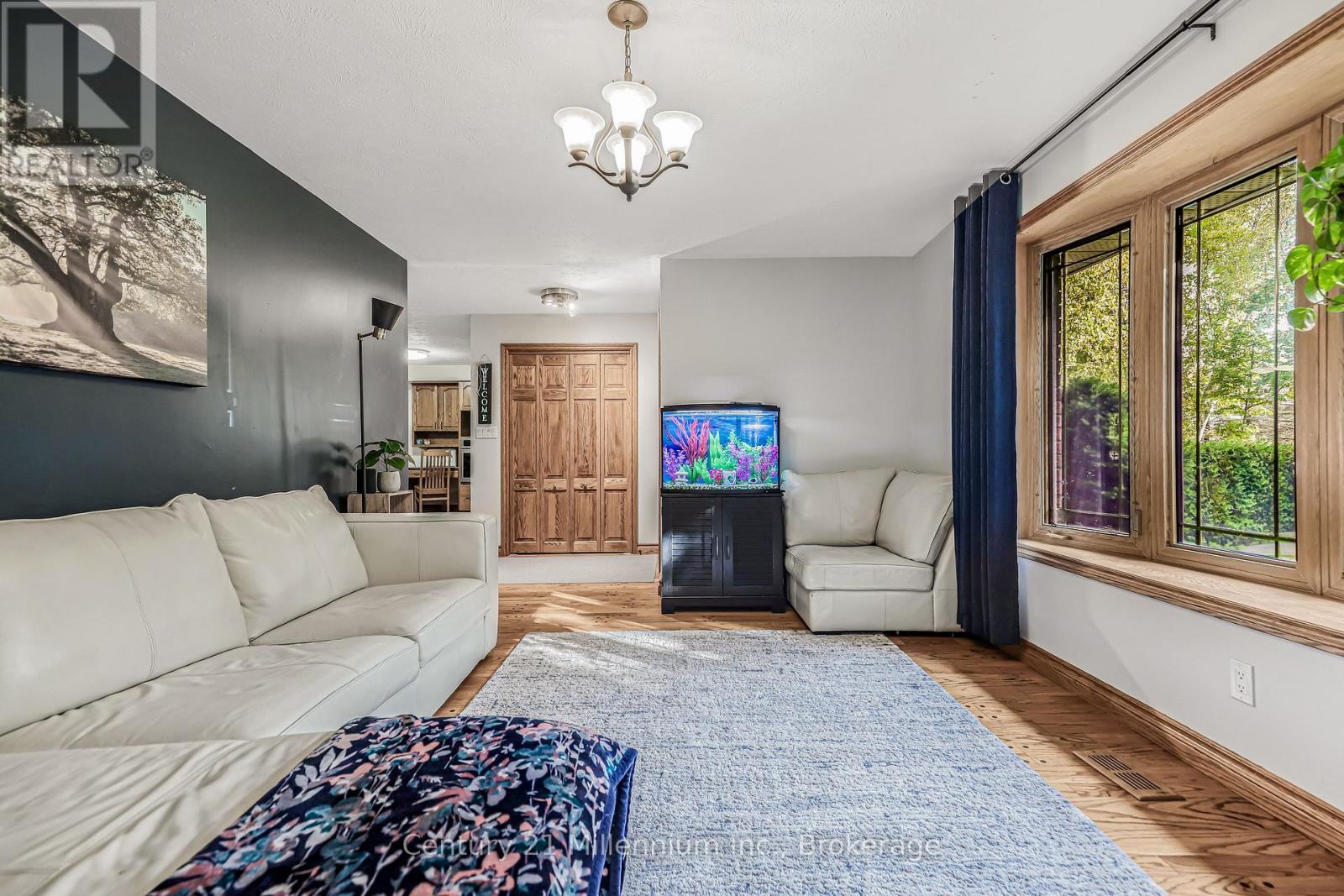 34 Southampton Parkway, South Bruce Peninsula, Ontario  N0H 2G0 - Photo 18 - X12990692