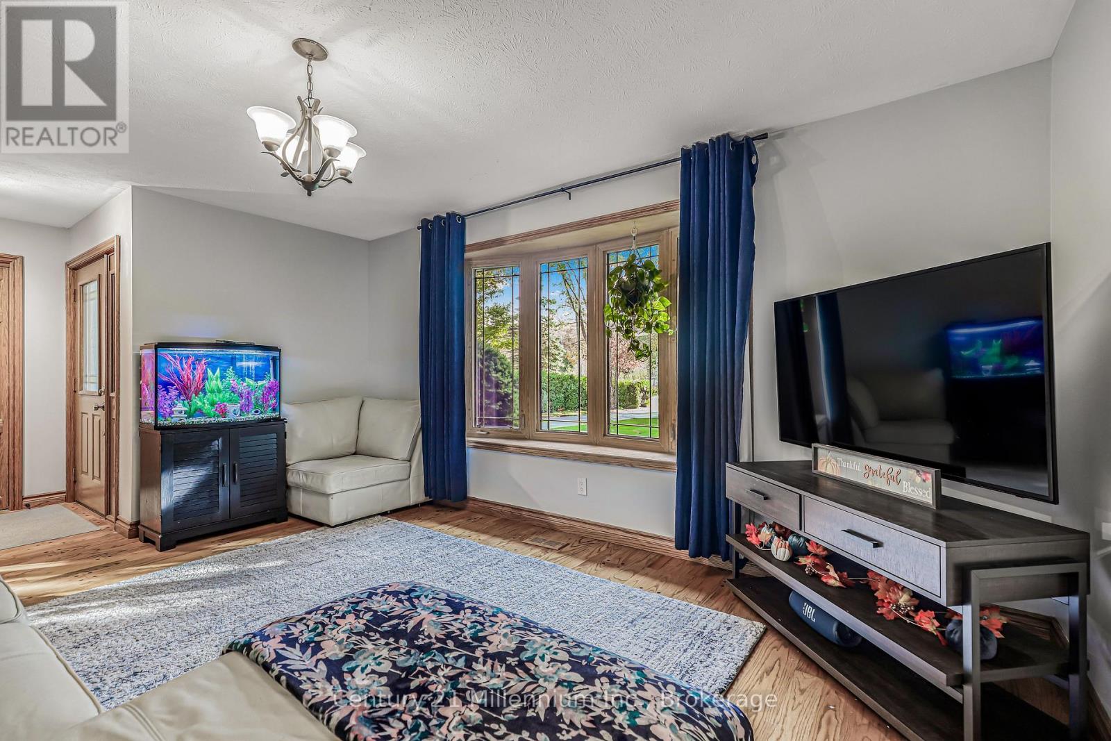 34 Southampton Parkway, South Bruce Peninsula, Ontario  N0H 2G0 - Photo 19 - X12990692