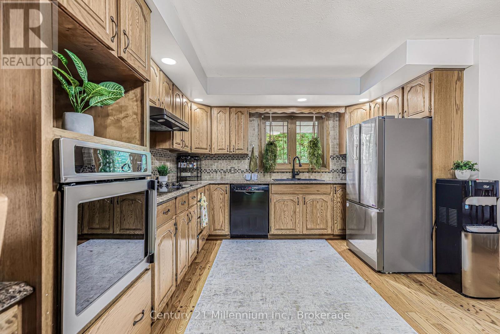 34 Southampton Parkway, South Bruce Peninsula, Ontario  N0H 2G0 - Photo 22 - X12990692