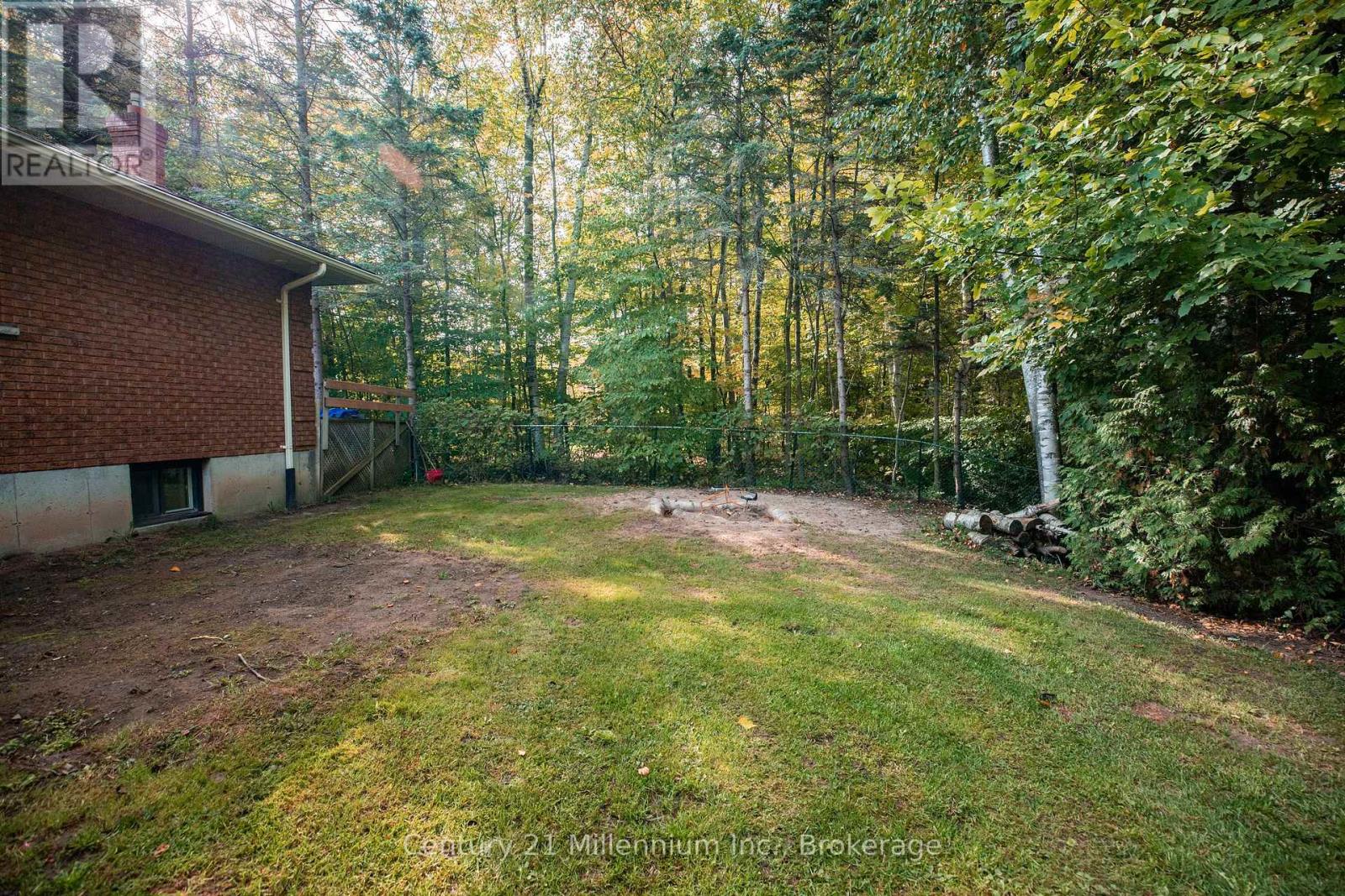 34 Southampton Parkway, South Bruce Peninsula, Ontario  N0H 2G0 - Photo 4 - X12990692