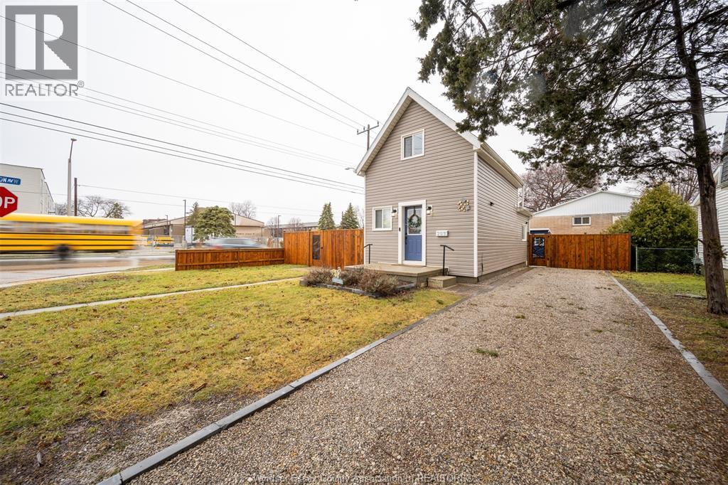 203 Sheldon Avenue, Chatham, Ontario N7L 3N1 - Photo 2 - 26007928