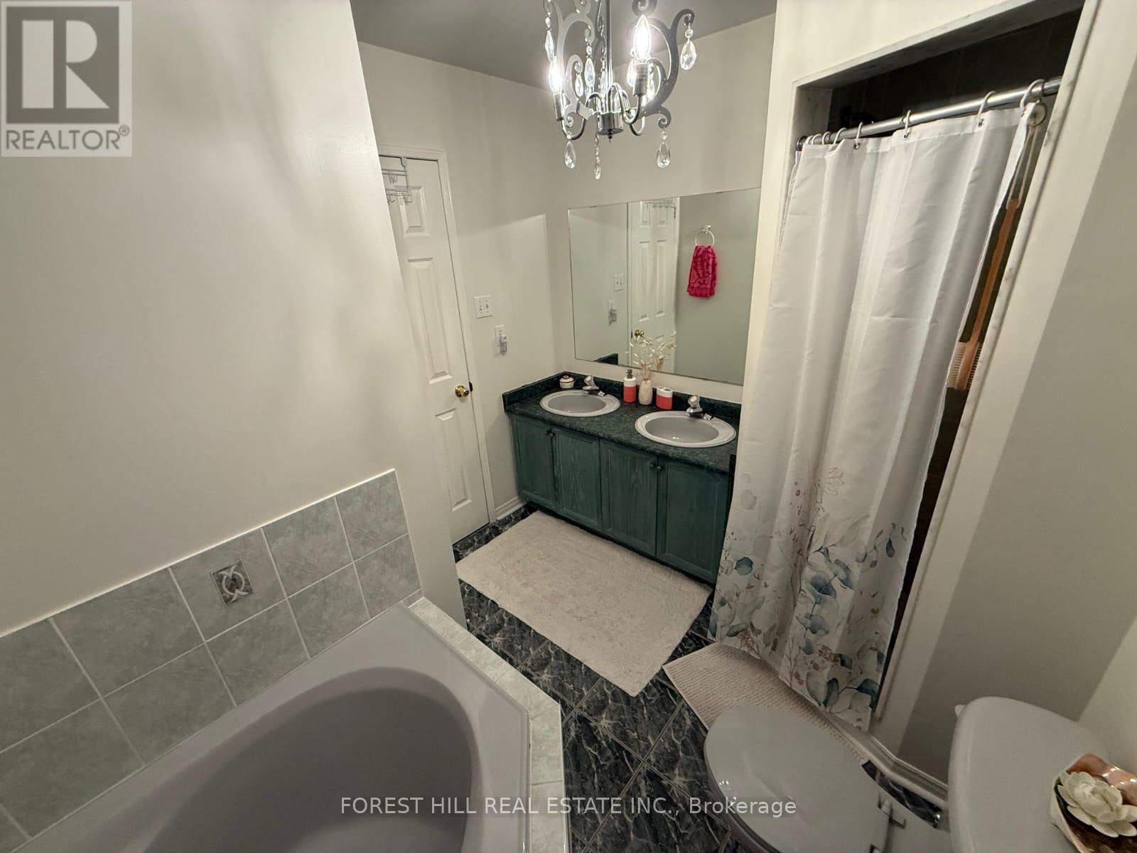 54 Timberview Drive, Vaughan, Ontario  L4J 8M3 - Photo 13 - N12984210