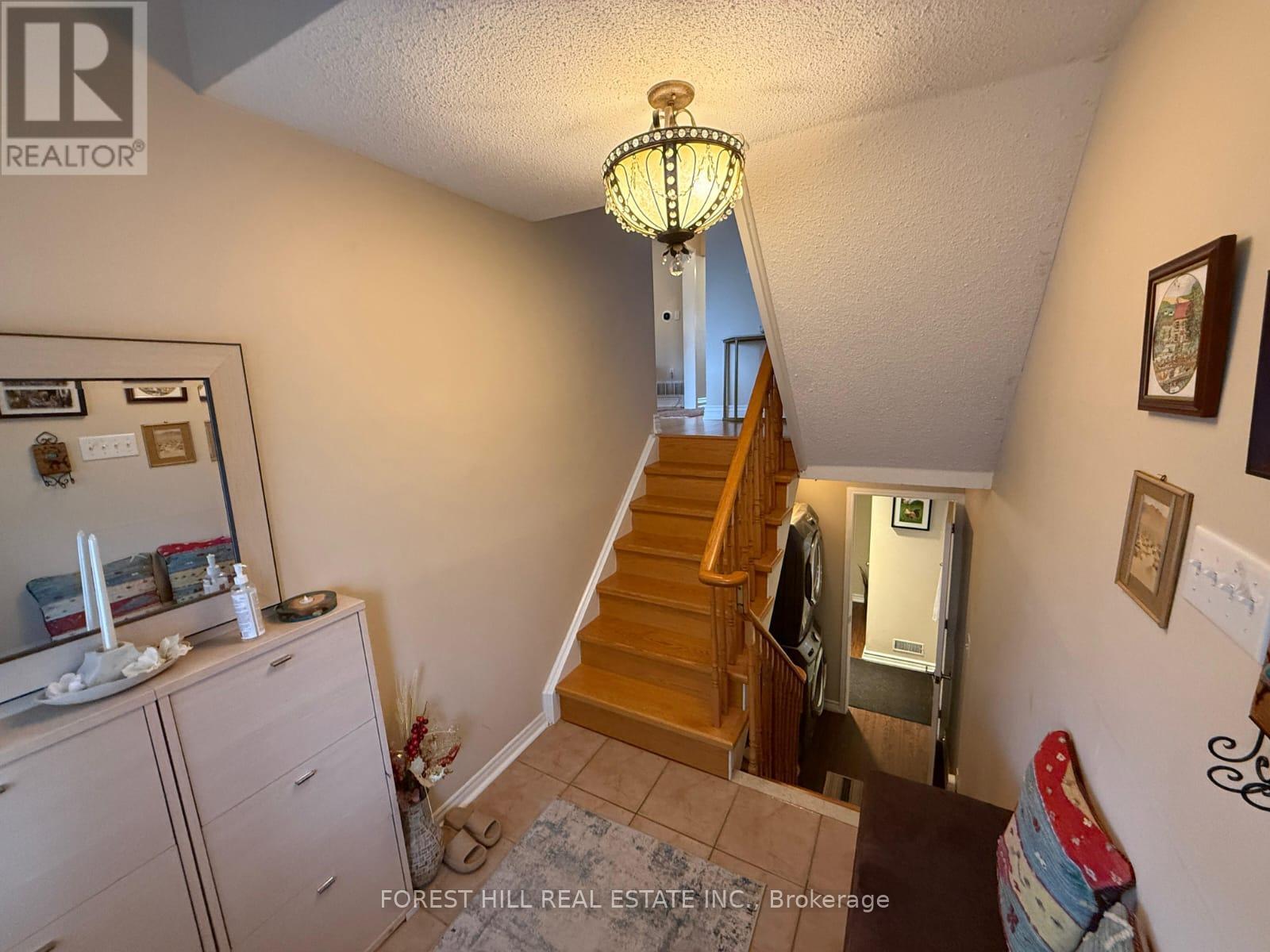 54 Timberview Drive, Vaughan, Ontario  L4J 8M3 - Photo 3 - N12984210