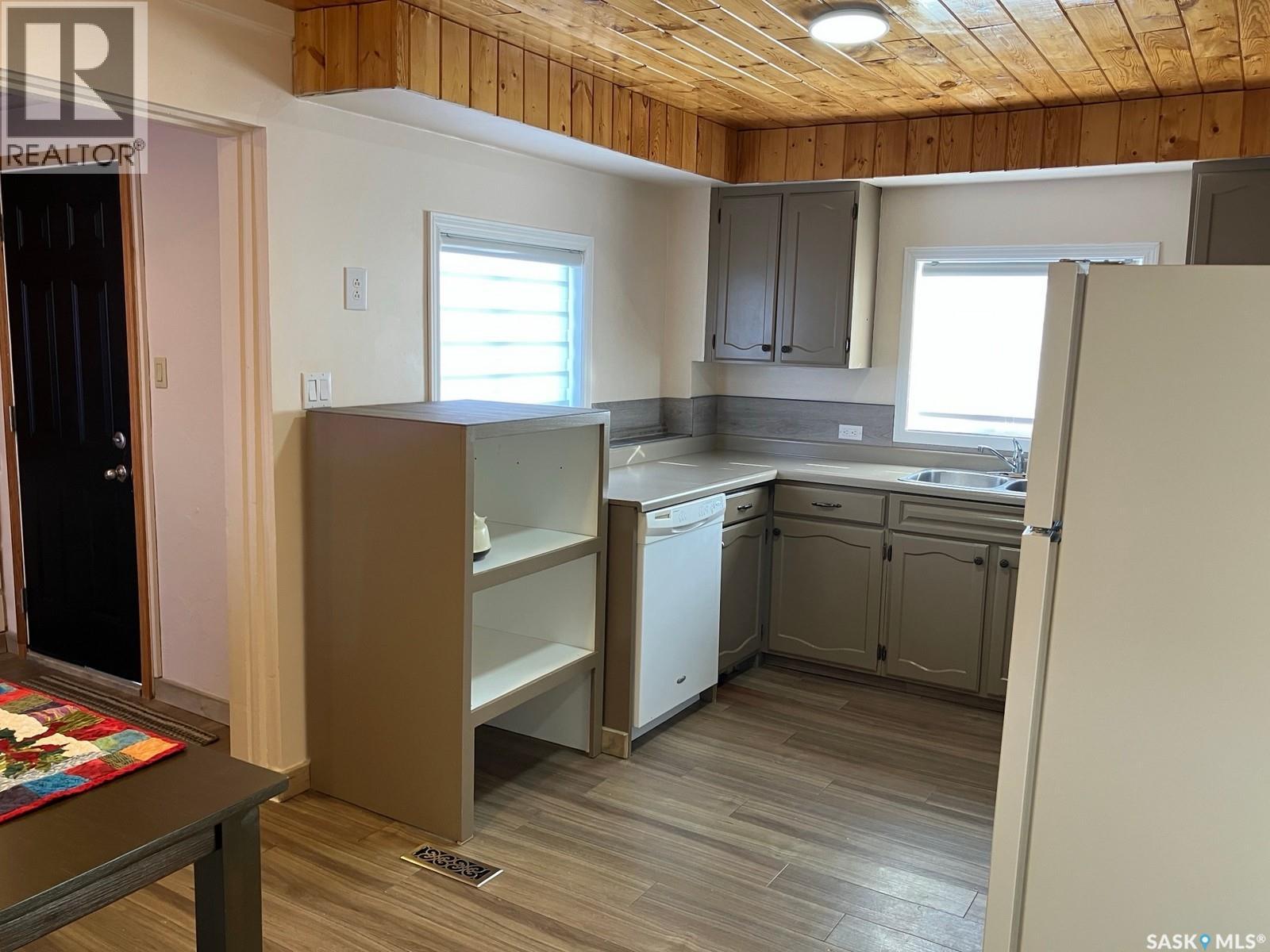 901 2nd Street W, Nipawin, Saskatchewan  S0E 1E0 - Photo 3 - SK028419