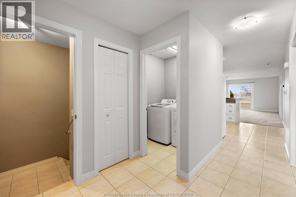 619 Rodfam, Windsor, Ontario  N9G 2W5 - Photo 2 - 26007922