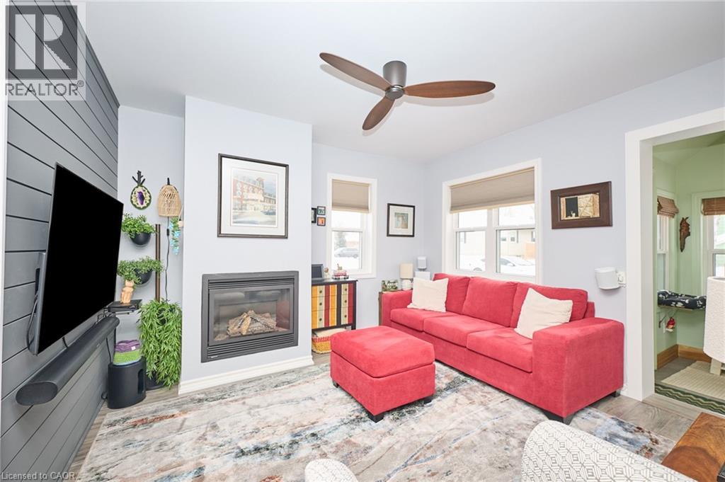 826 Pine Street, Dunnville, Ontario  N1A 2M5 - Photo 3 - 40815461