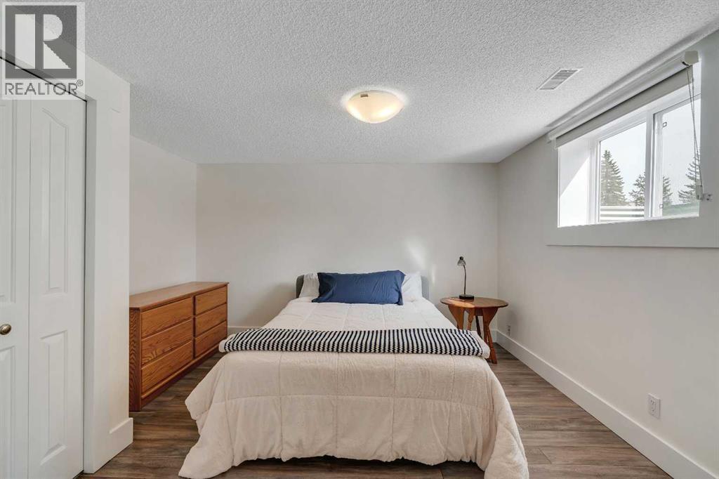 5411 Ladbrooke Drive SW, Calgary, Alberta  T3E 5X9 - Photo 40 - A2291483