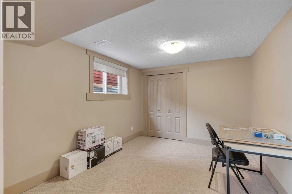 5411 Ladbrooke Drive SW, Calgary, Alberta  T3E 5X9 - Photo 41 - A2291483