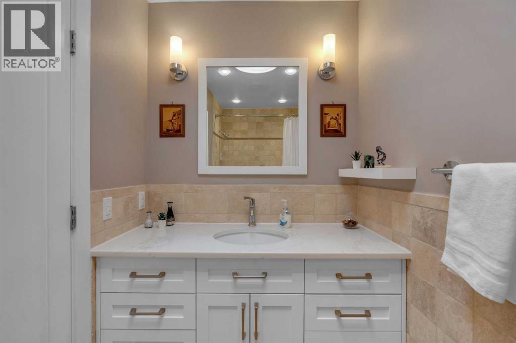 5411 Ladbrooke Drive SW, Calgary, Alberta  T3E 5X9 - Photo 30 - A2291483