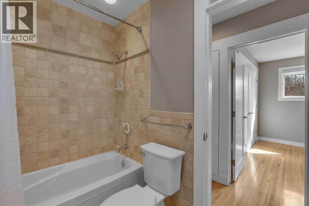 5411 Ladbrooke Drive SW, Calgary, Alberta  T3E 5X9 - Photo 31 - A2291483